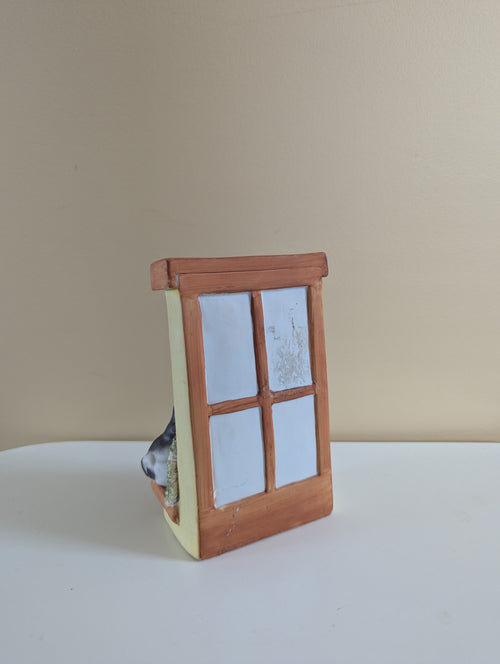CATS IN WINDOW VINTAGE CERAMIC DECOR