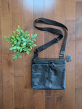 ROOTS 1990s LEATHER VINTAGE CROSSBODY BAG