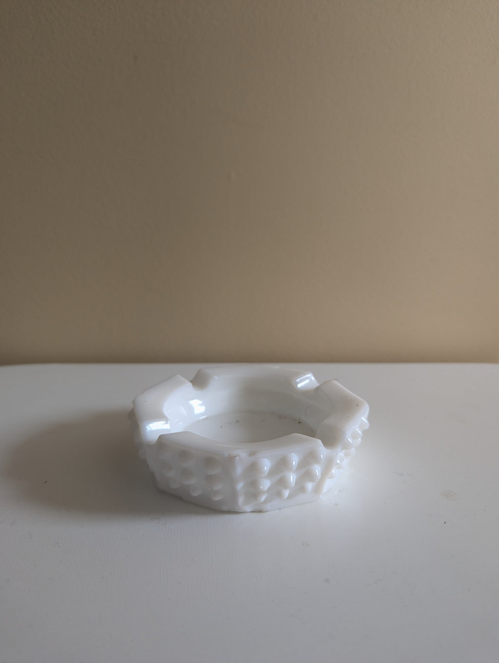 FENTON HOBNAIL MILK GLASS OCTAGON VINTAGE ASHTRAY