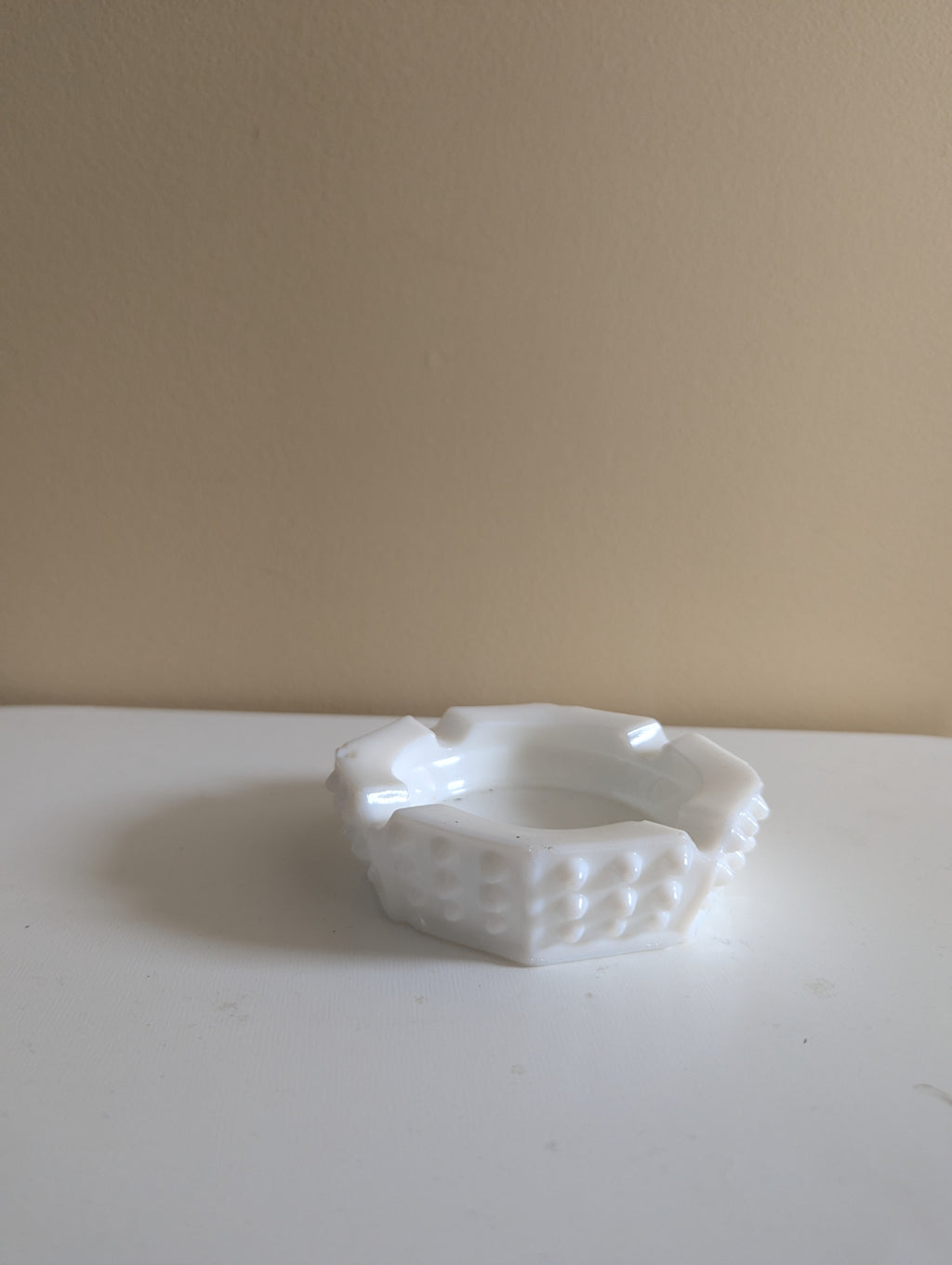 FENTON HOBNAIL MILK GLASS OCTAGON VINTAGE ASHTRAY