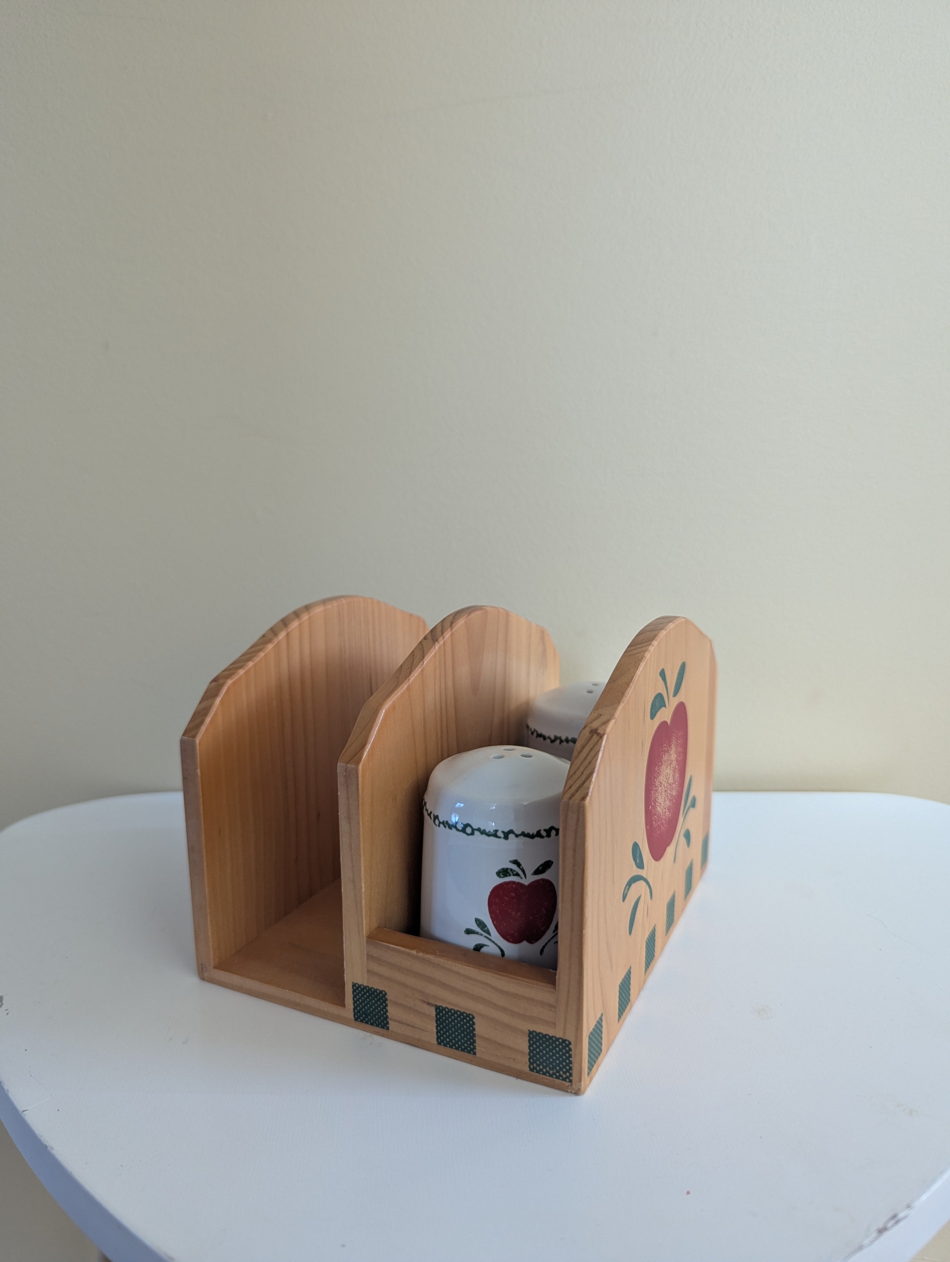 WOODEN APPLE VINTAGE SALT & PEPPER SHAKERS WITH HOLDER
