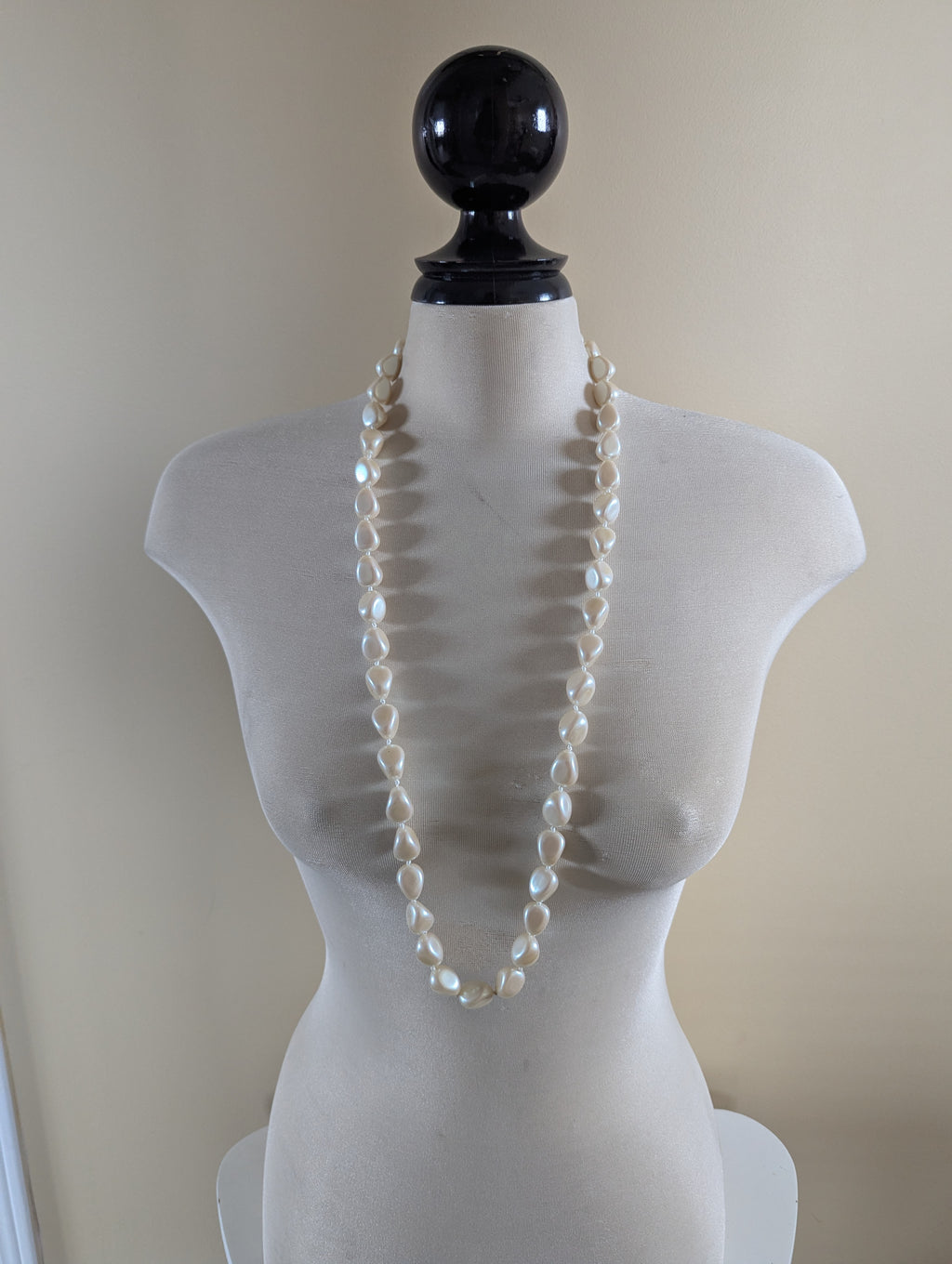 CHUNKY SEA PEARL VINTAGE NECKLACE