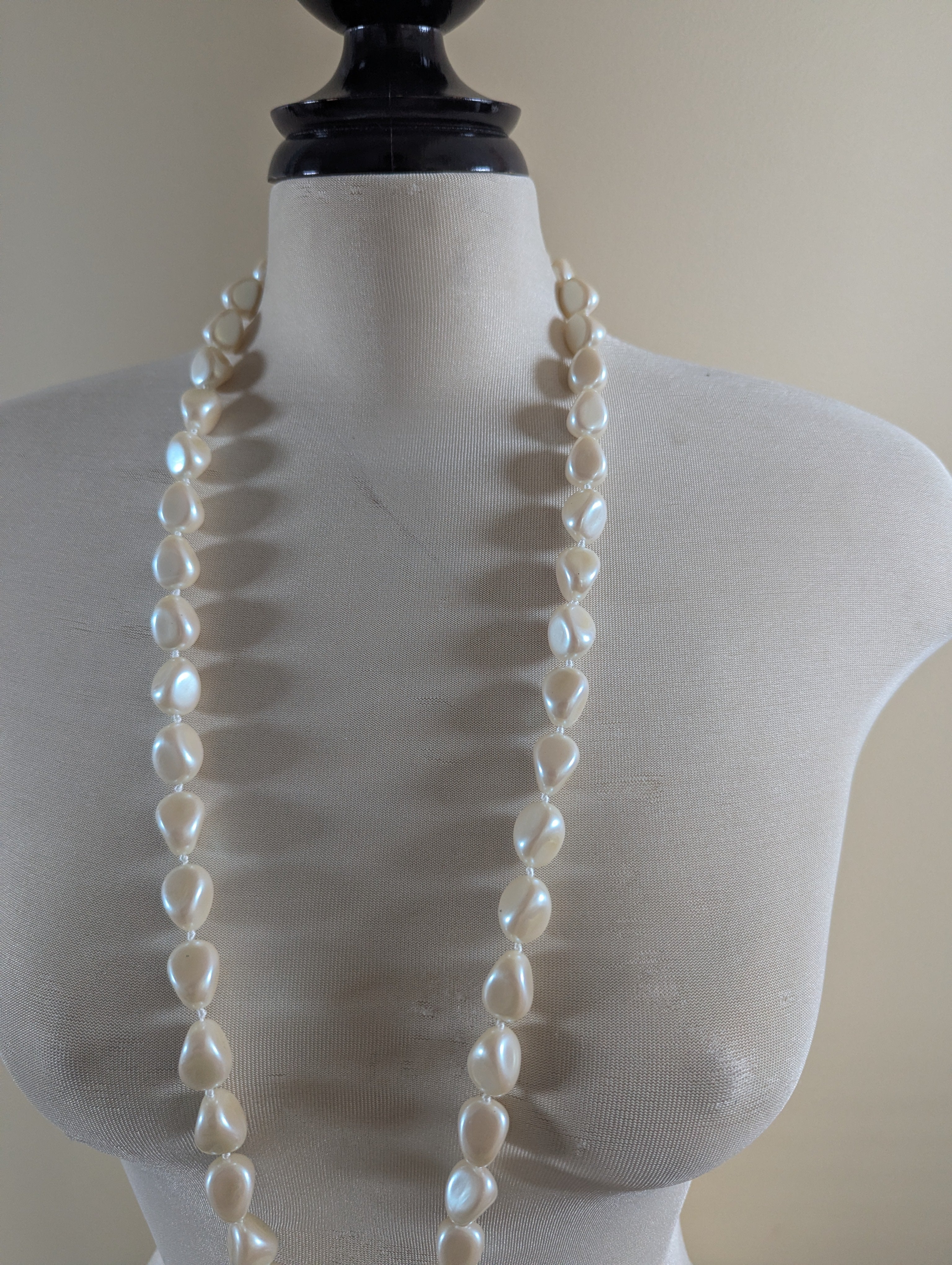 CHUNKY SEA PEARL VINTAGE NECKLACE