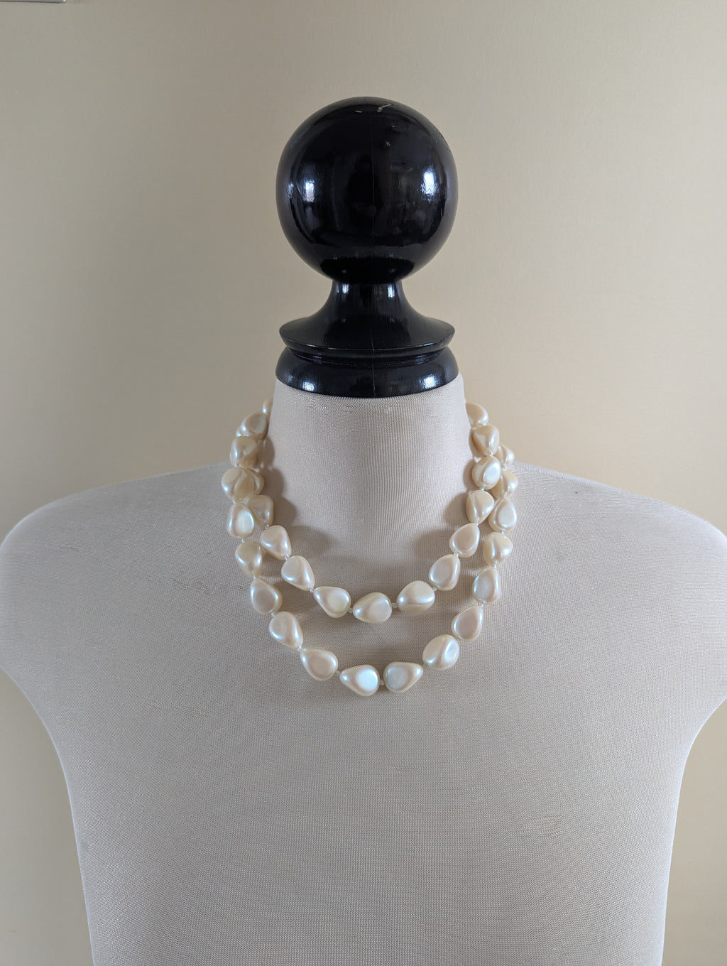 CHUNKY SEA PEARL VINTAGE NECKLACE