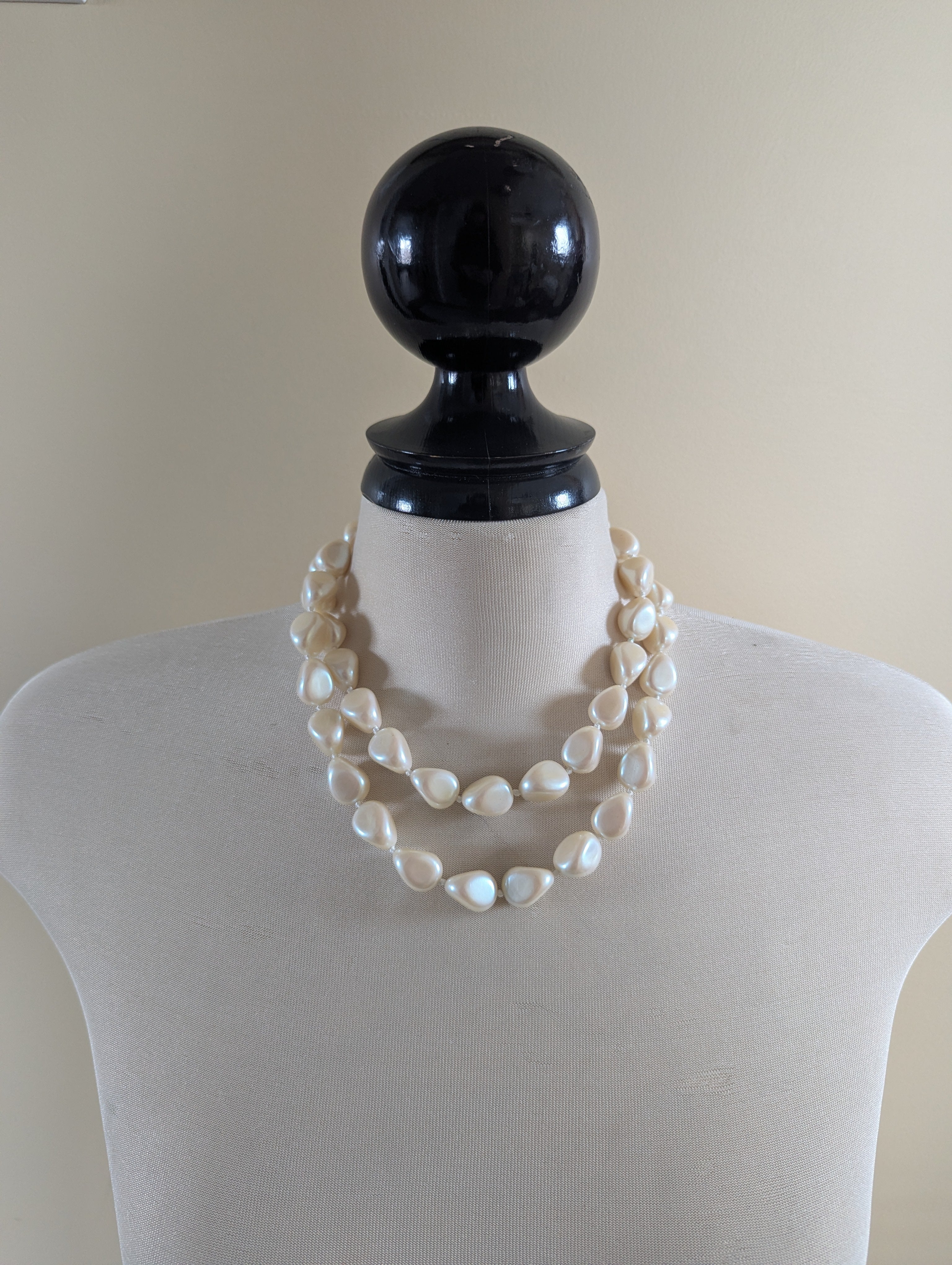 CHUNKY SEA PEARL VINTAGE NECKLACE