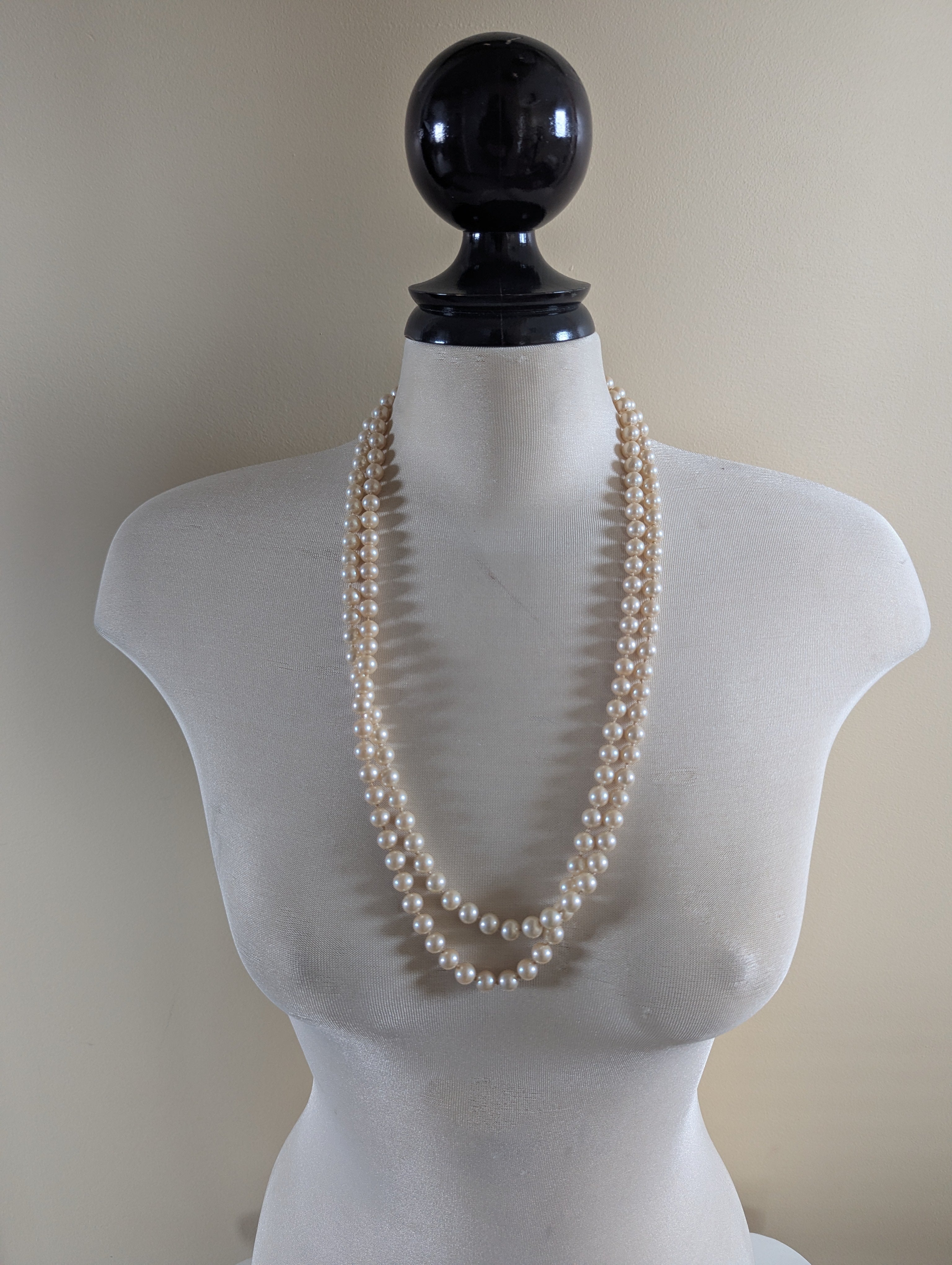 CHUNKY PEARL LONG VINTAGE NECKLACE