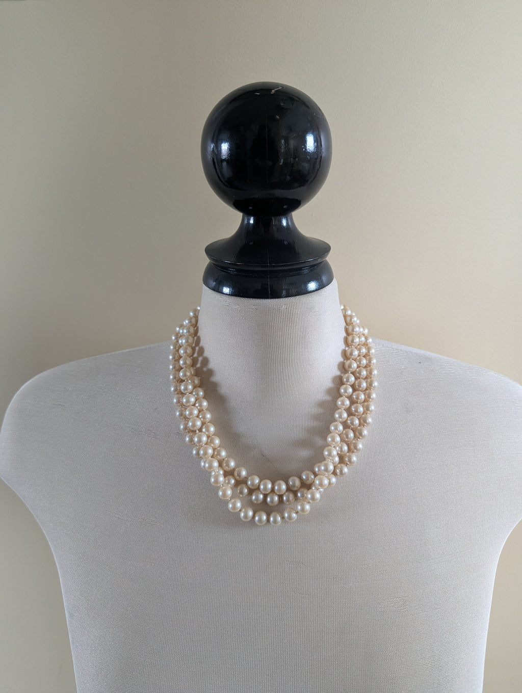 CHUNKY PEARL LONG VINTAGE NECKLACE