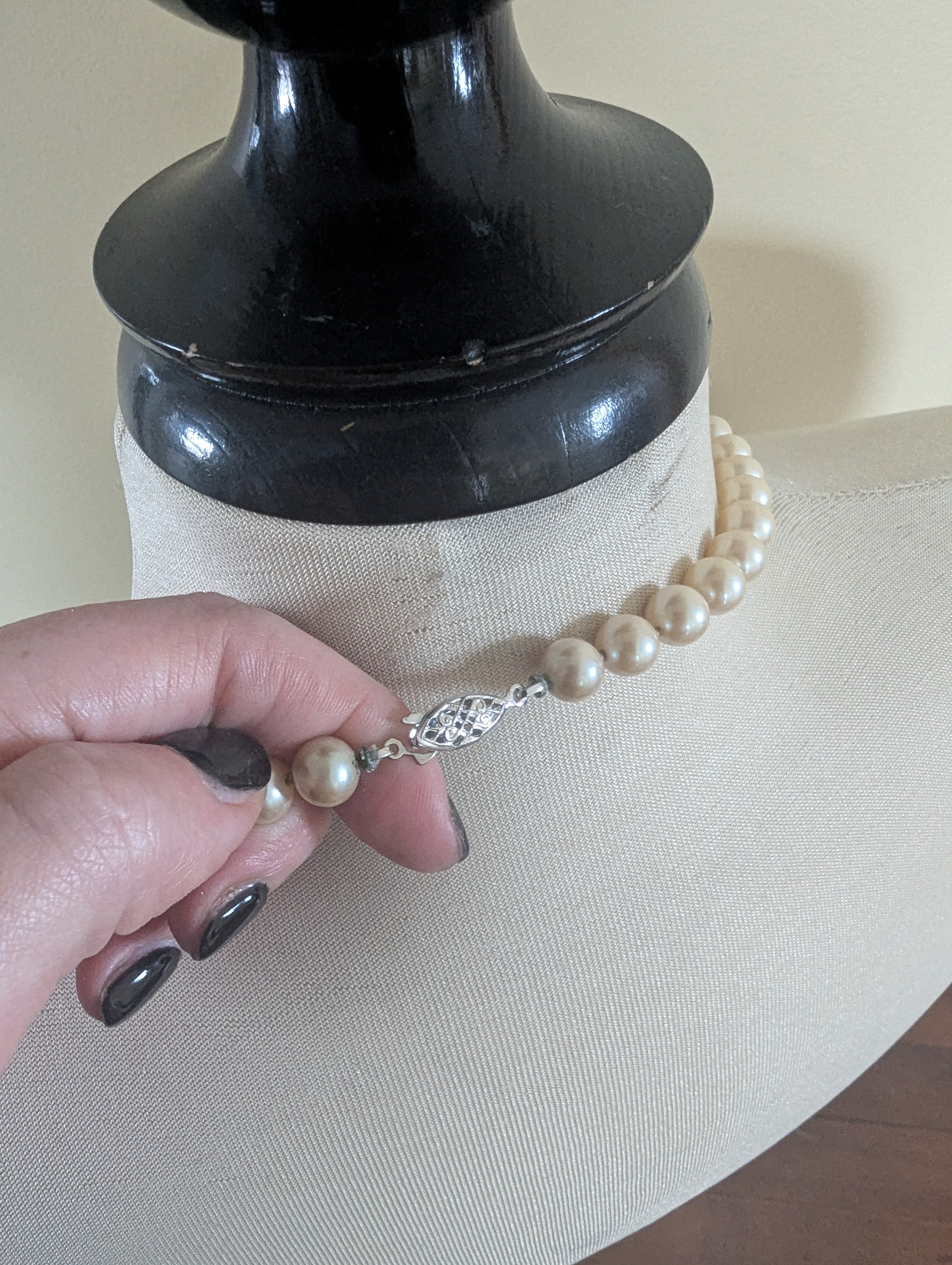 CHUNKY PEARL LONG VINTAGE NECKLACE