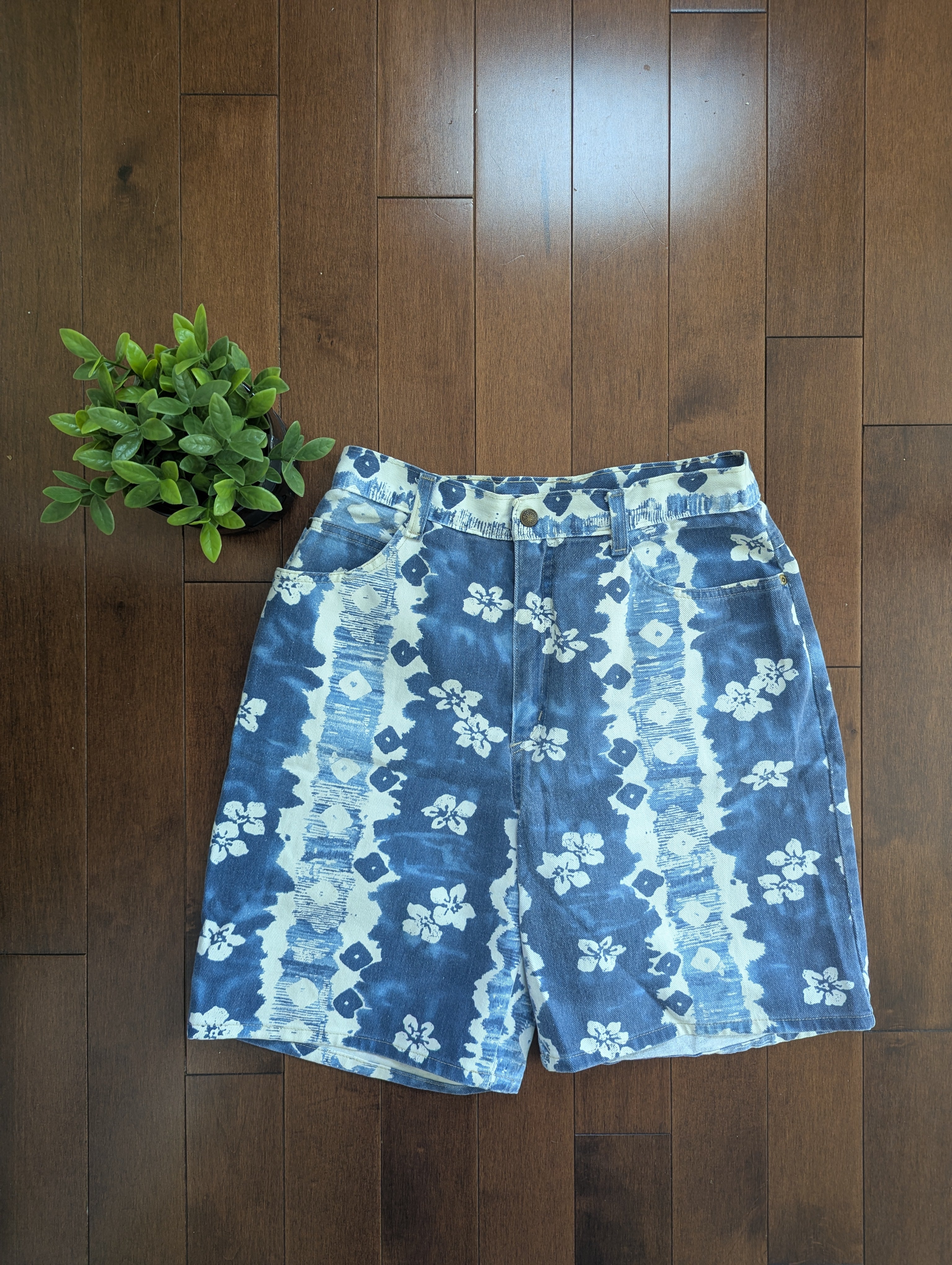 FLORAL PRINT VINTAGE 1990s HIGH WAIST JEAN SHORTS
