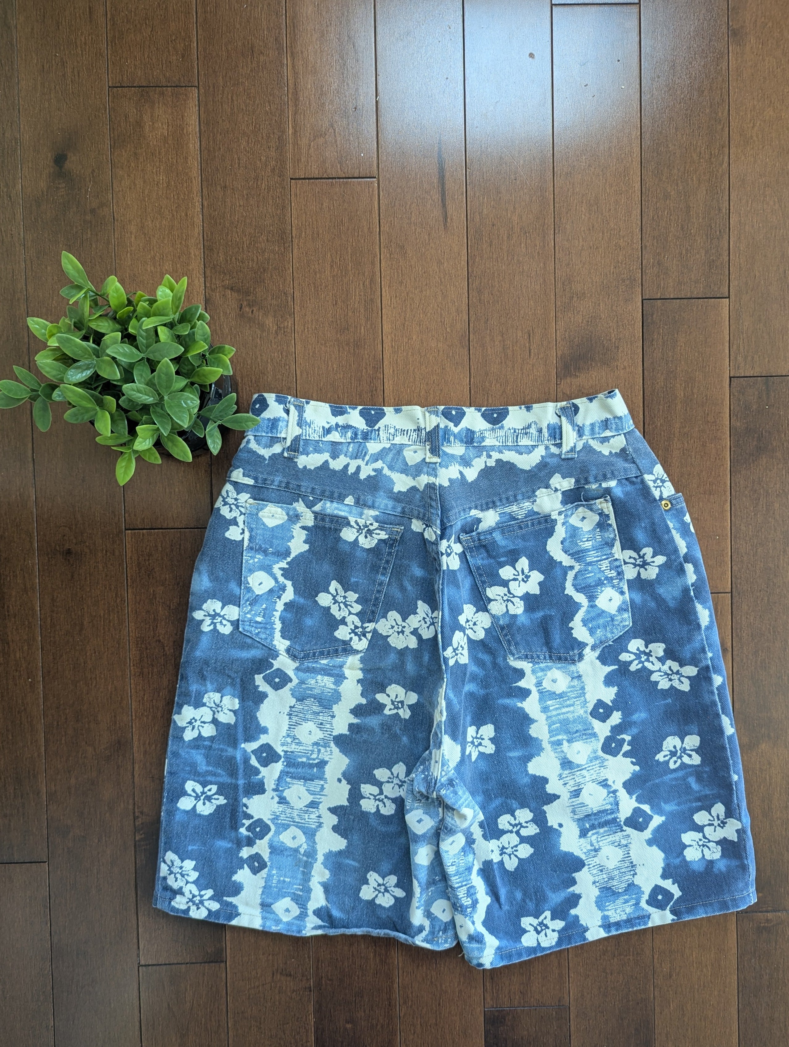 FLORAL PRINT VINTAGE 1990s HIGH WAIST JEAN SHORTS