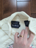 WEEKEND EDITION FLORAL SCALLOPED DETAIL VINTAGE KNIT SWEATER