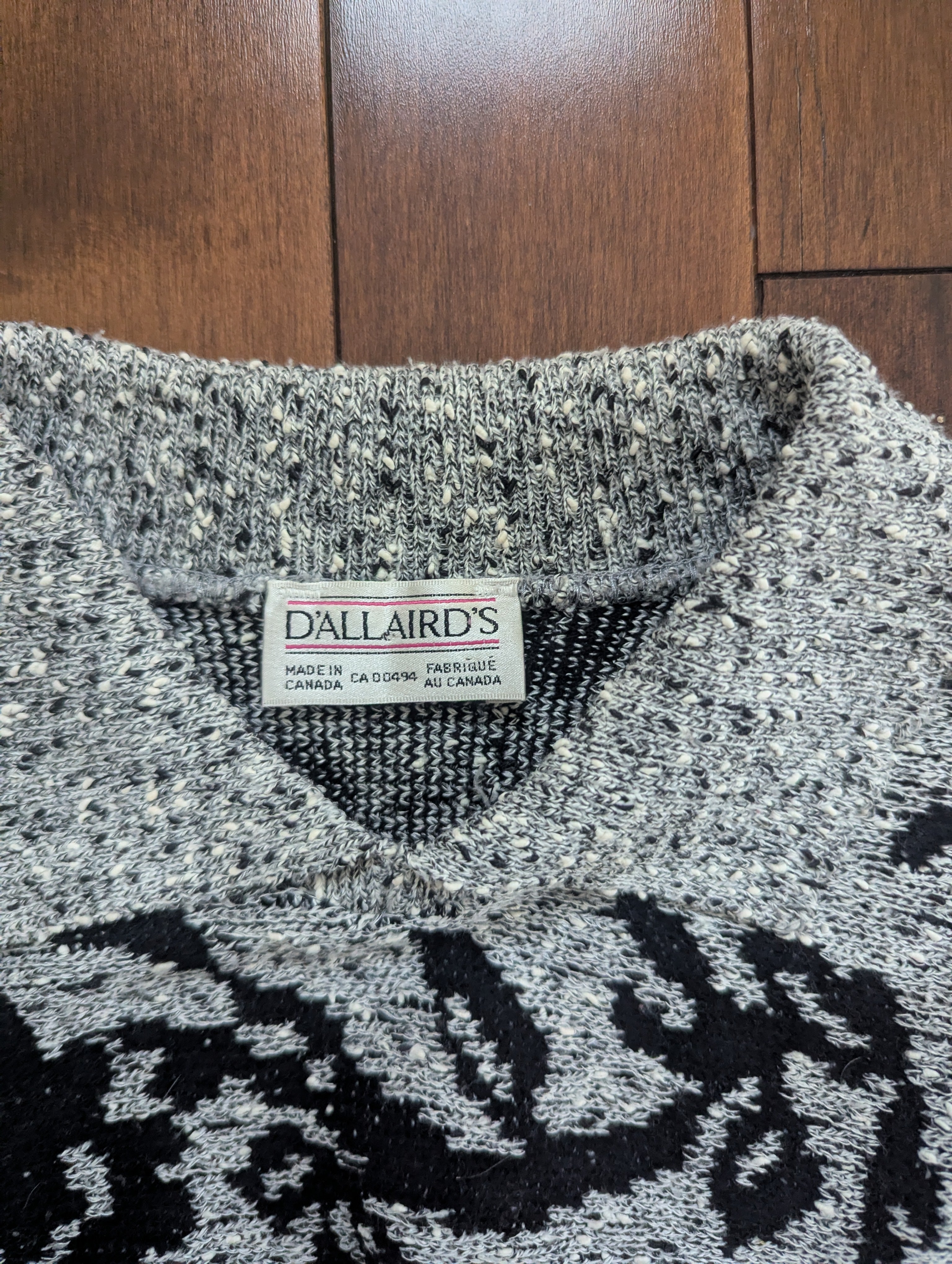 D'ALLAIRD'S FLORAL COLLARED VINTAGE KNIT SWEATER