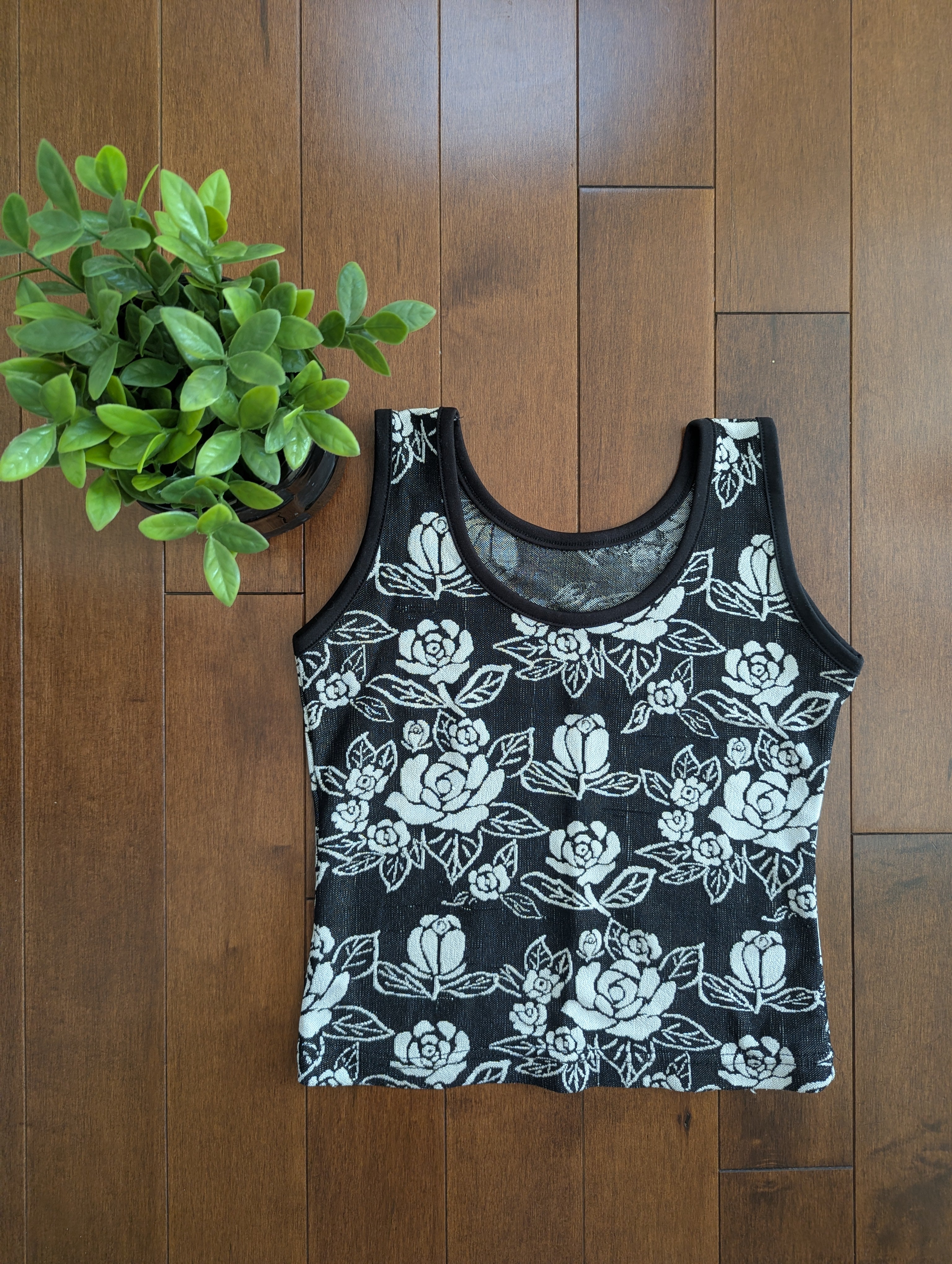 ROSE FLORAL PRINT VINTAGE TANK TOP