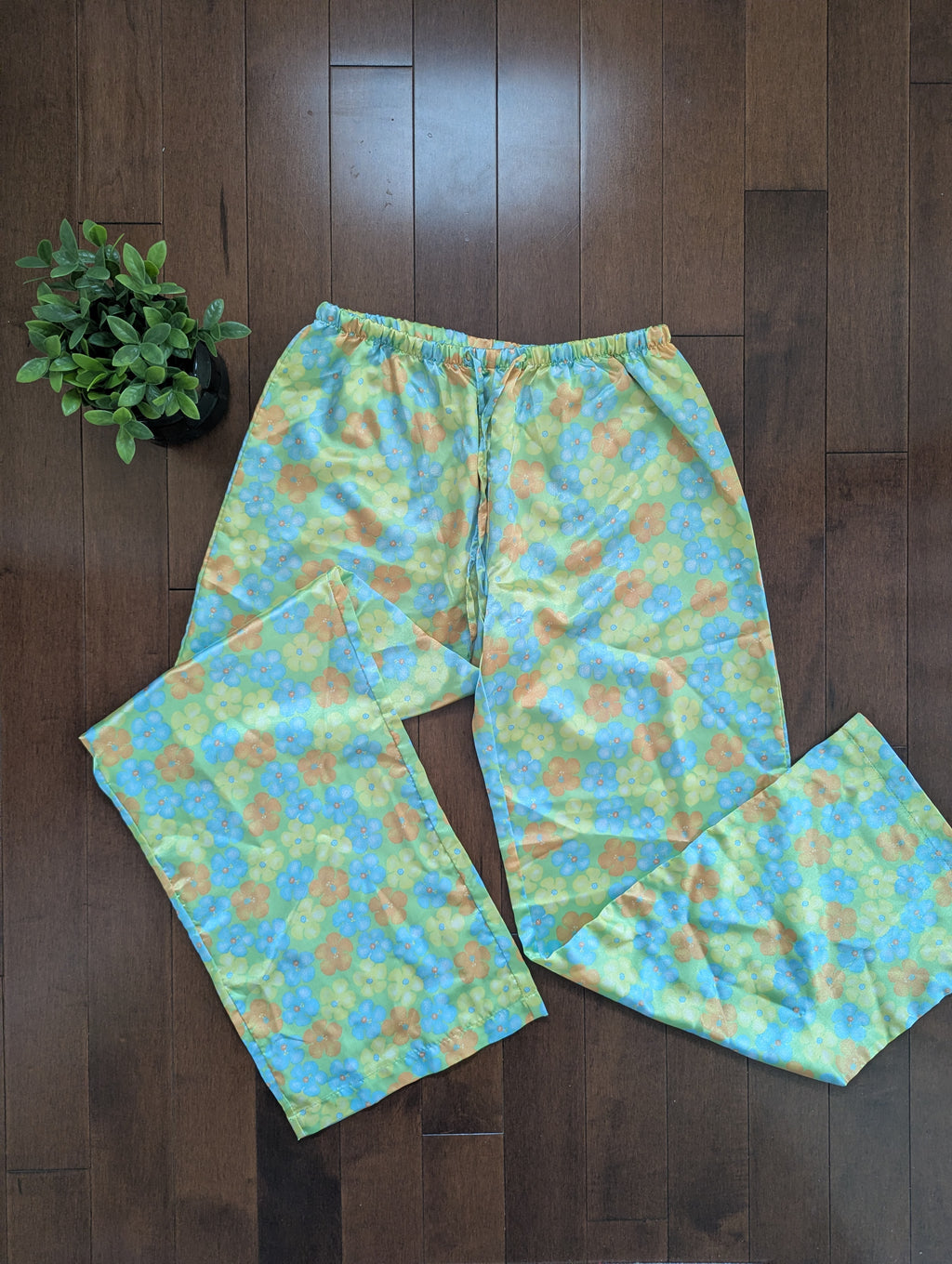 RETRO Y2K SATIN FLORAL PANTS