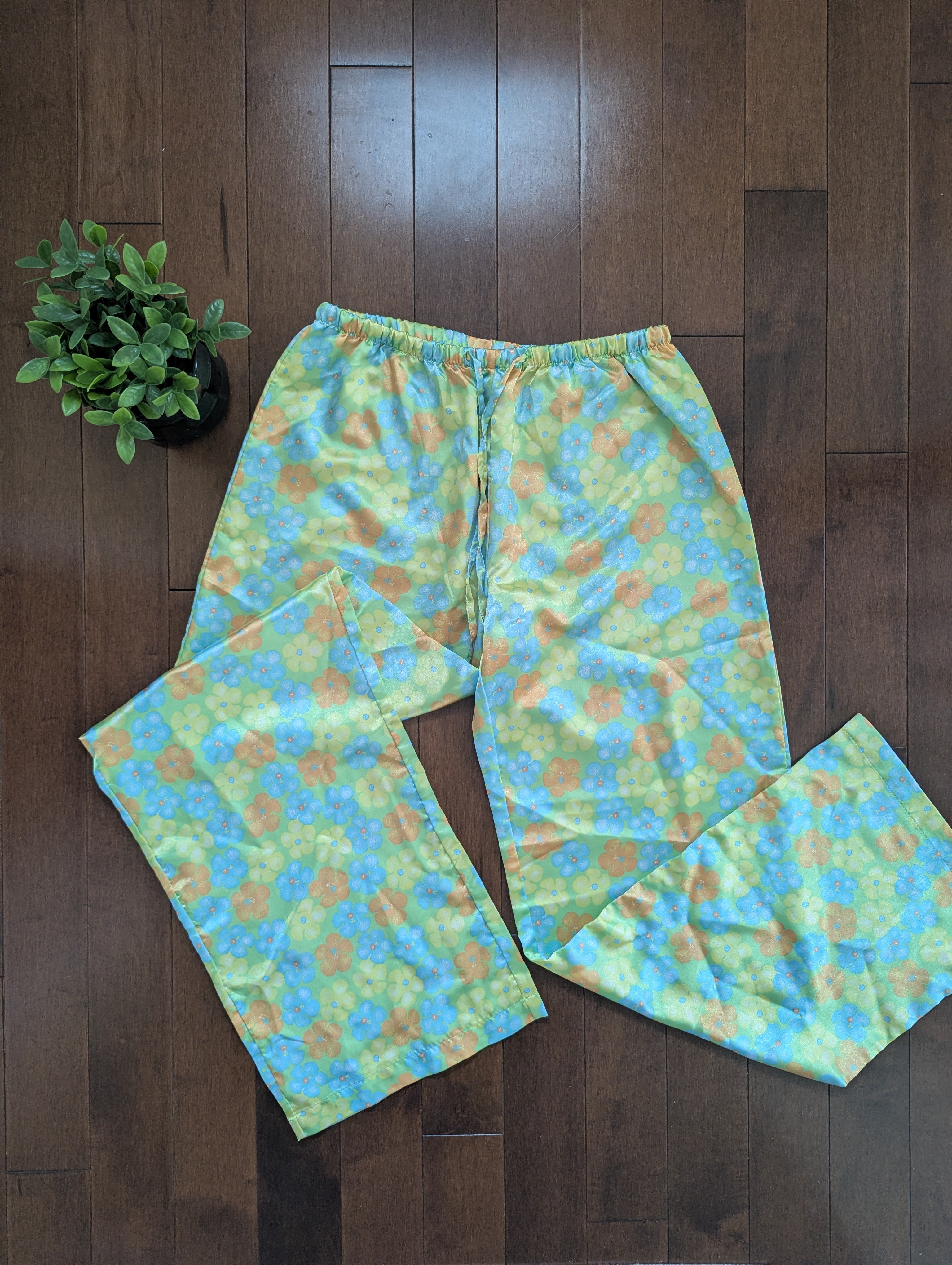 RETRO Y2K SATIN FLORAL PANTS