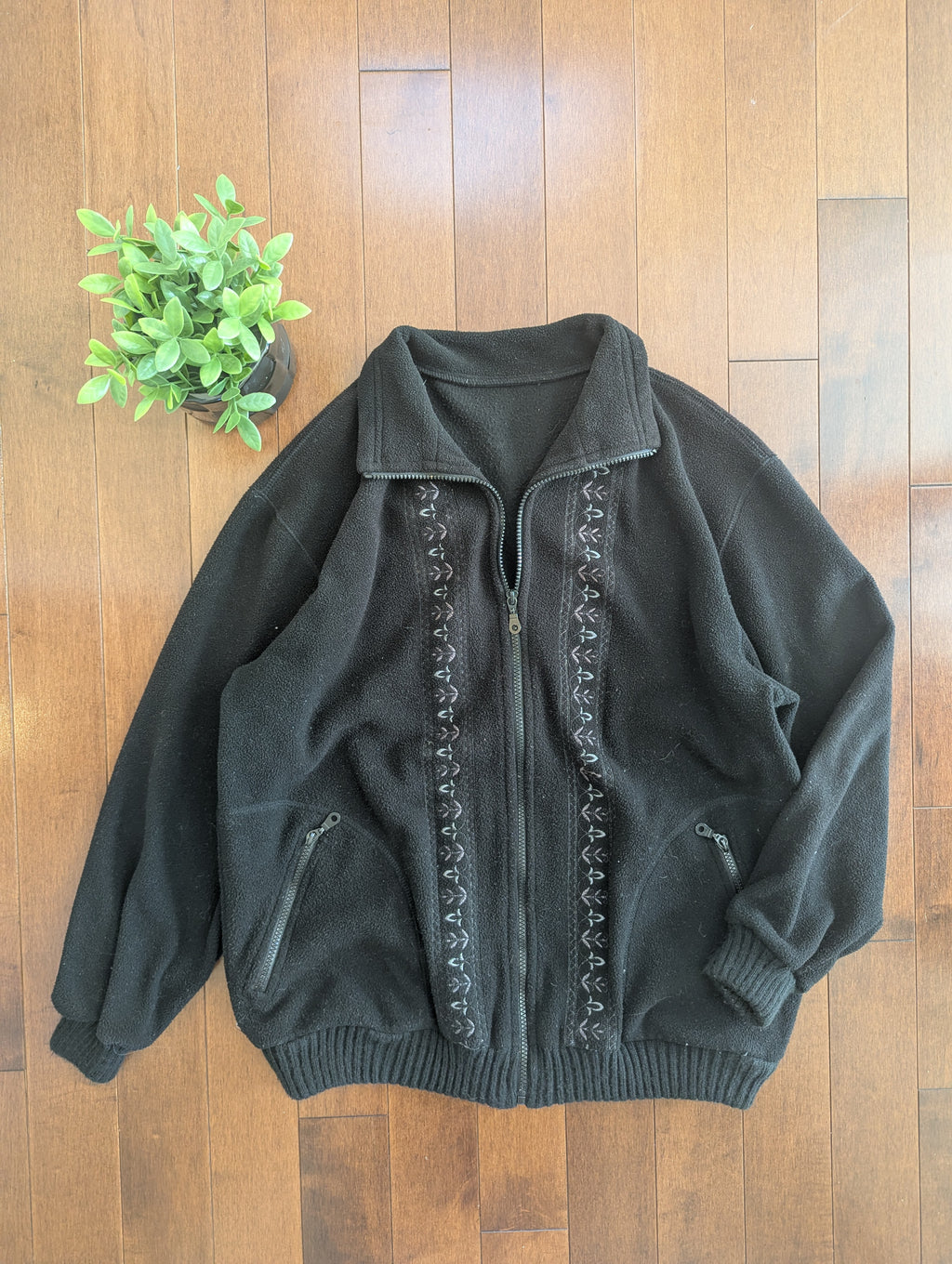 FLORAL DETAIL VINTAGE FLEECE ZIP UP SWEATSHIRT