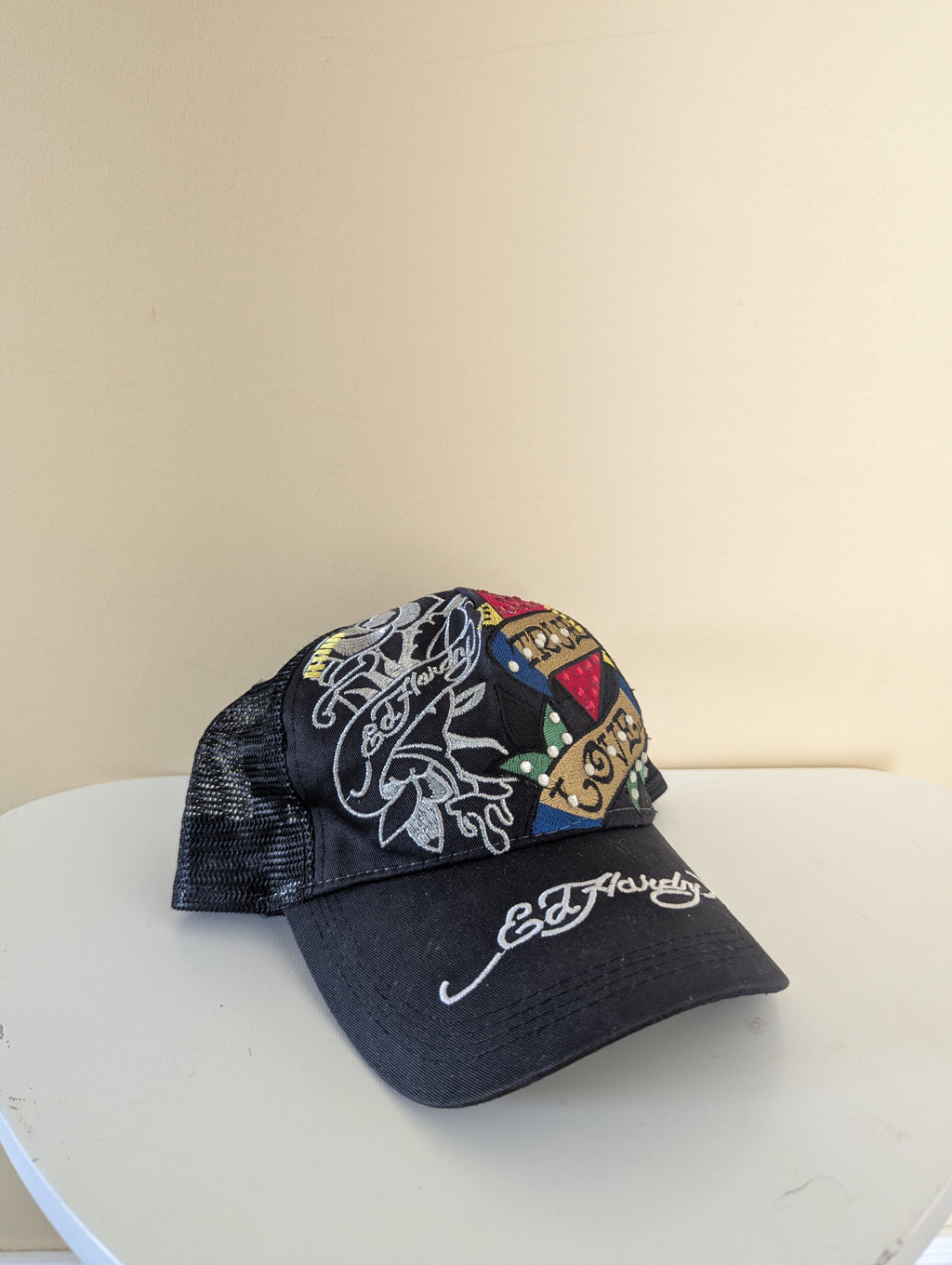 ED HARDY TRUE LOVE VINTAGE Y2K TRUCKER HAT