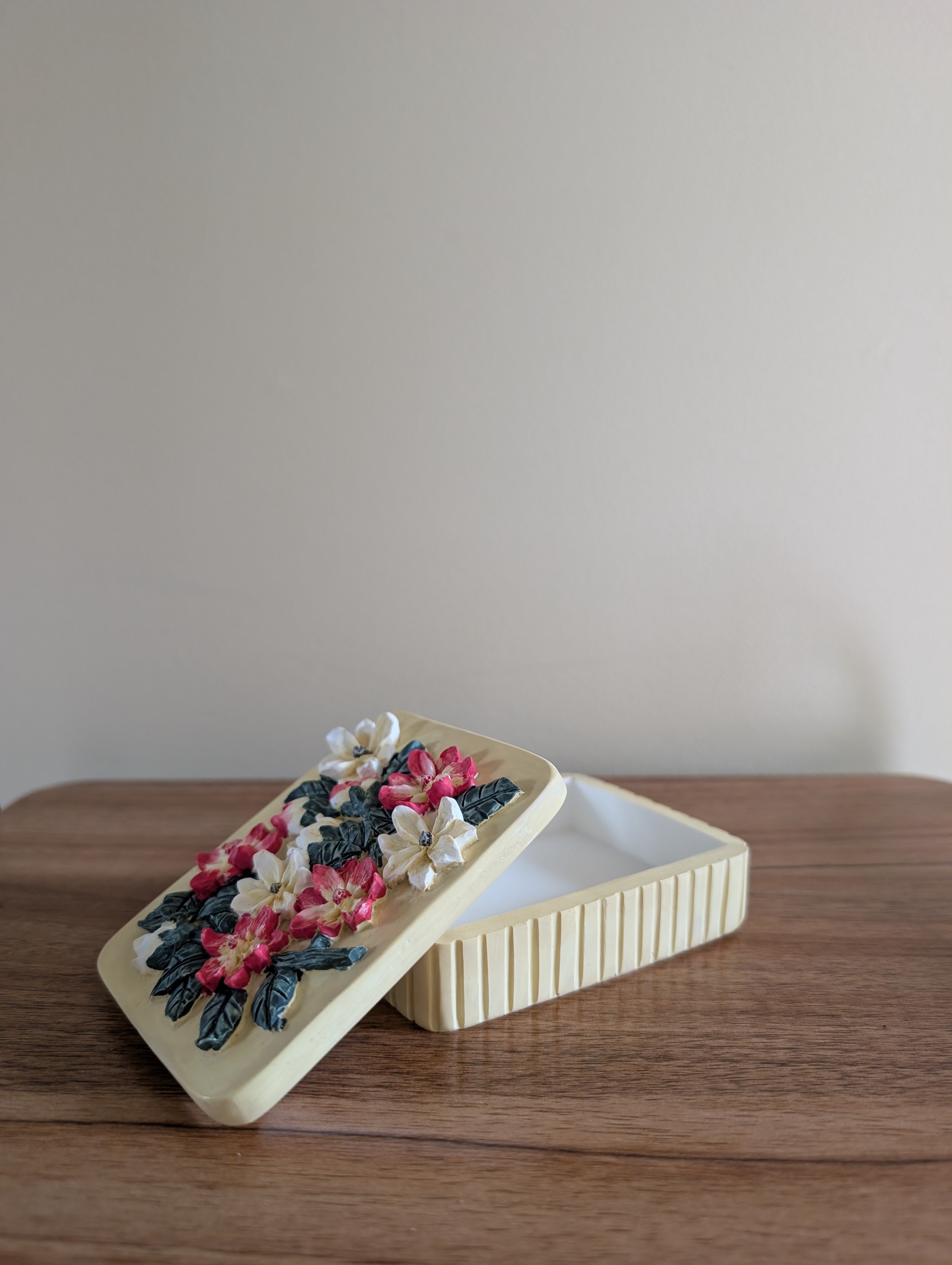 3D FLORAL DESIGN VINTAGE TRINKET JEWELRY BOX