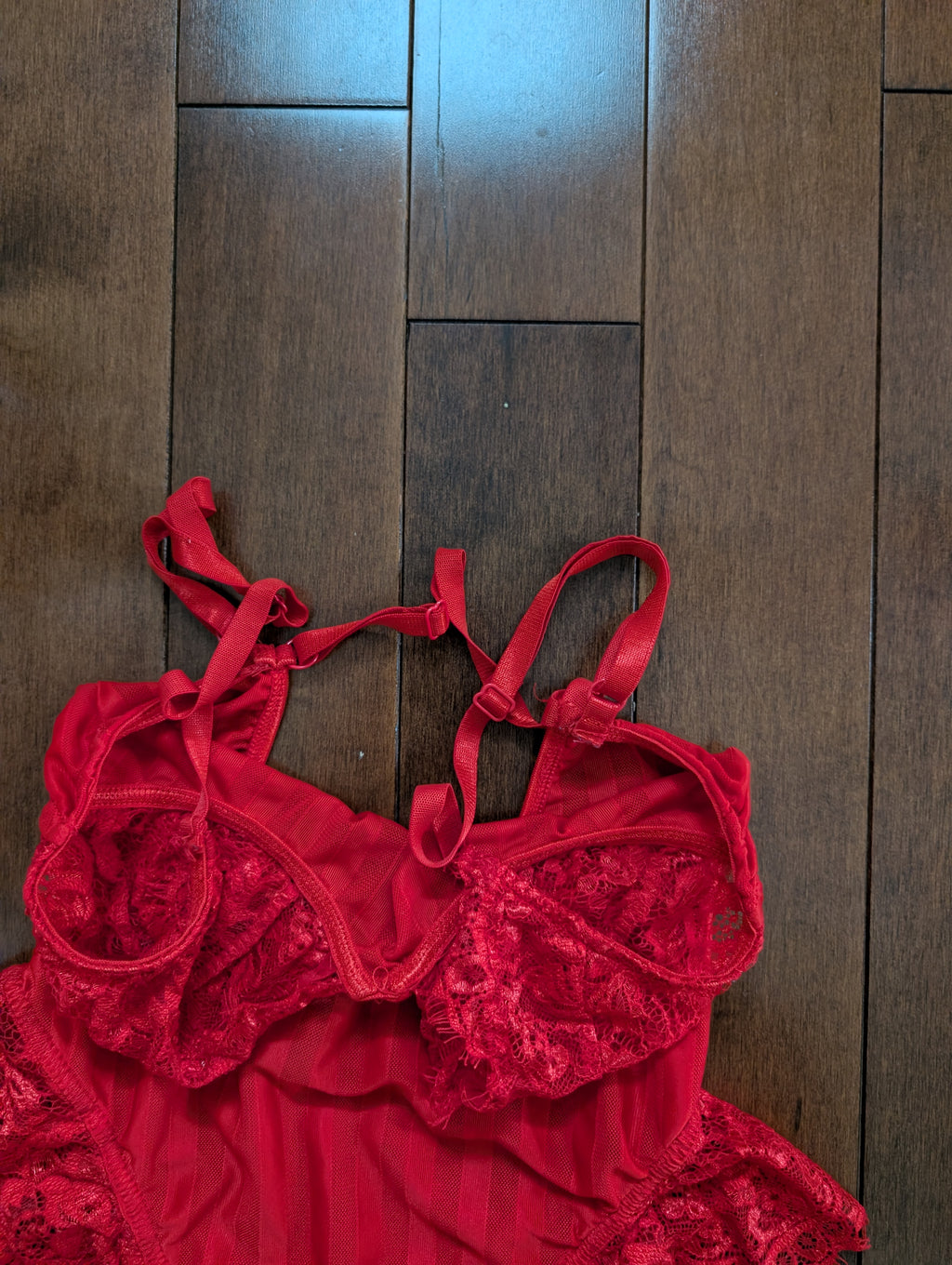 RED LACEY VINTAGE BODYSUIT