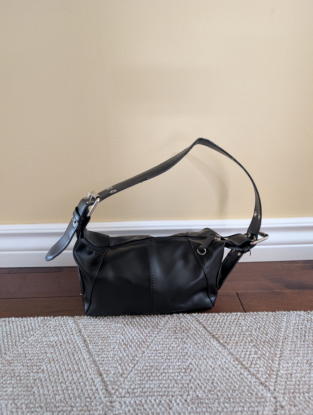 GROMET DETAIL VINTAGE Y2K SHOULDER BAG