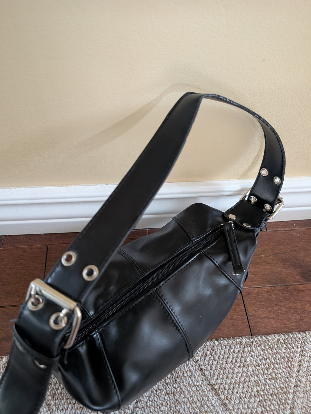 GROMET DETAIL VINTAGE Y2K SHOULDER BAG