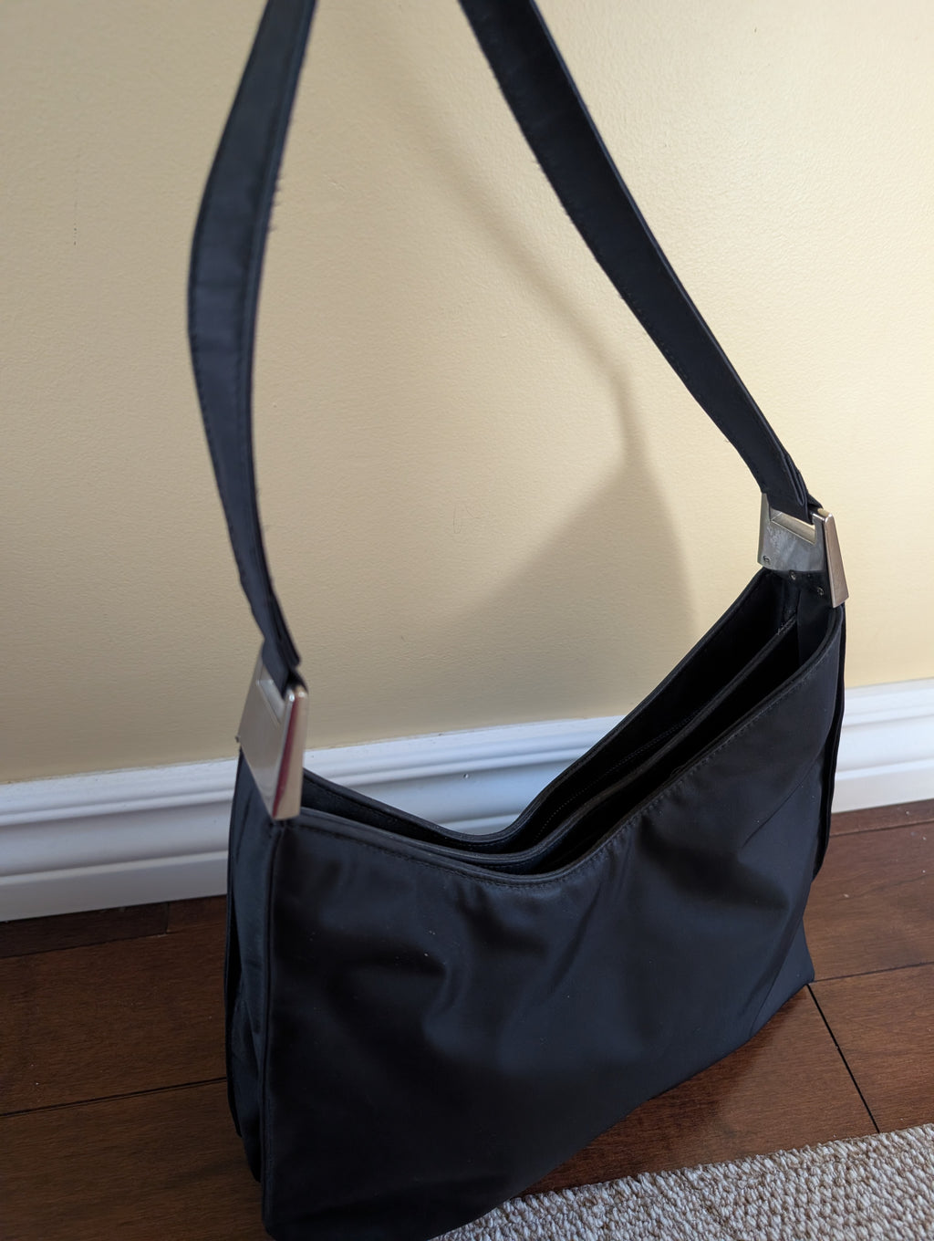BLACK NYLON VINTAGE Y2K SHOULDER BAG