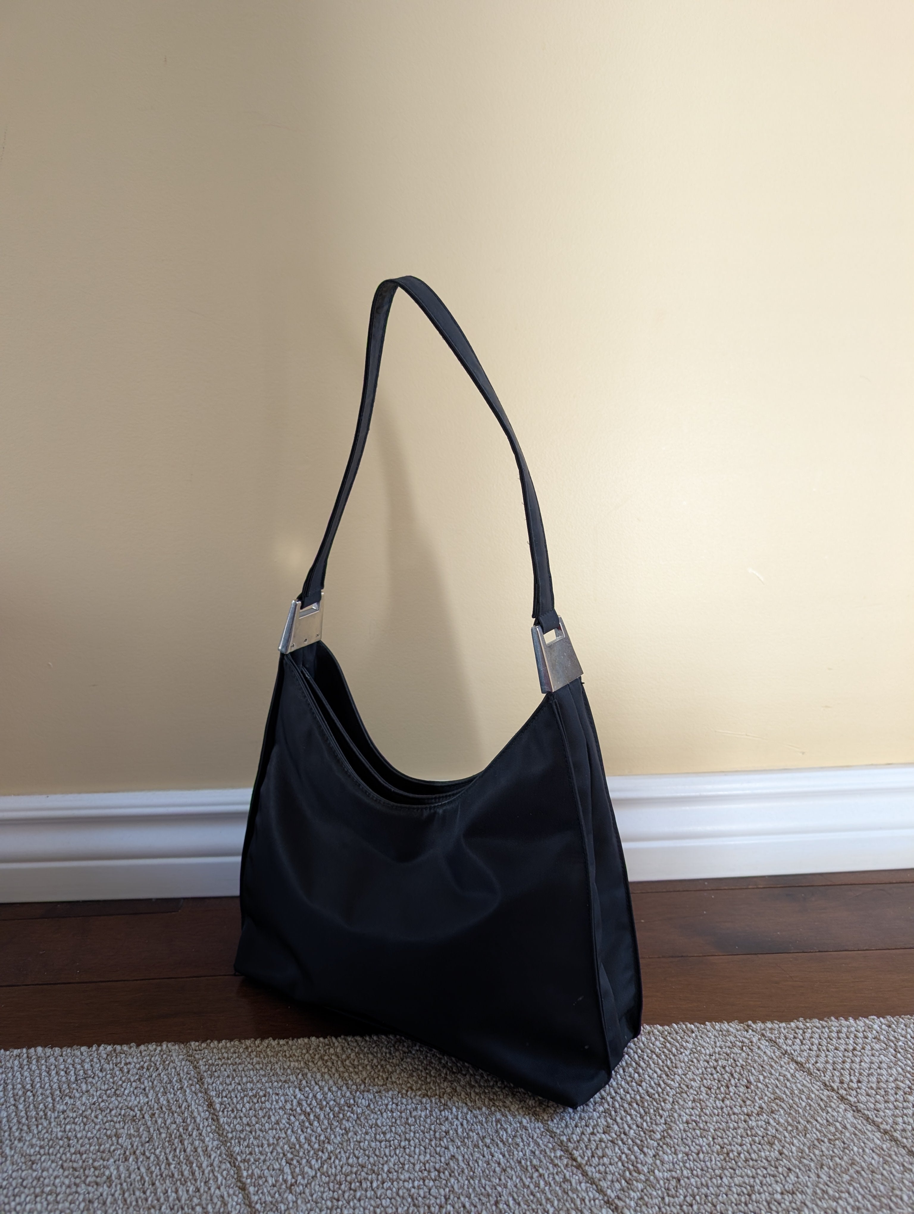 BLACK NYLON VINTAGE Y2K SHOULDER BAG
