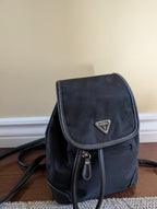 GUESS VINTAGE Y2K BLACK NYLON MINI BACKPACK