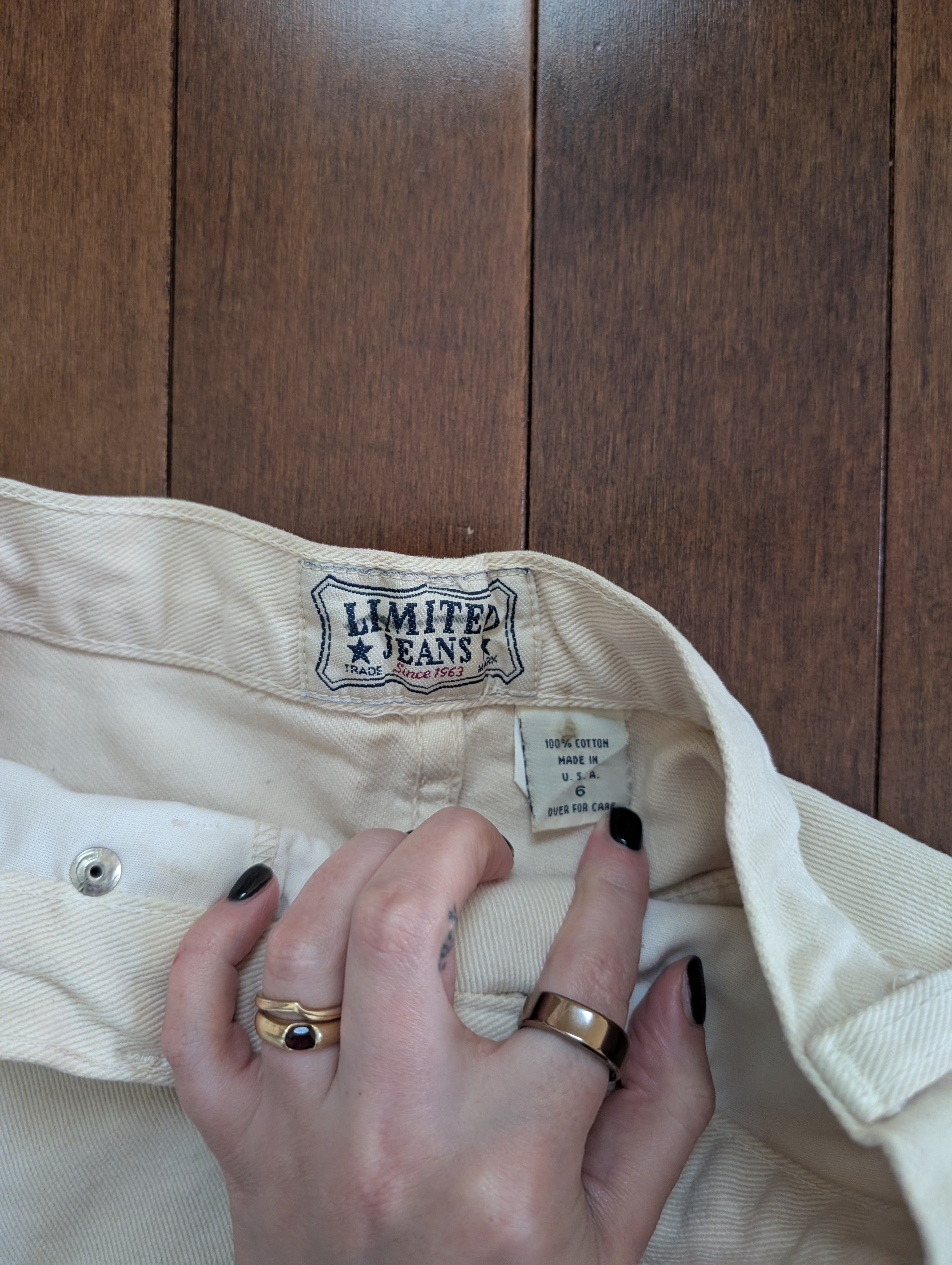 NEUTRAL BEIGE VINTAGE 90s JEAN SHORTS