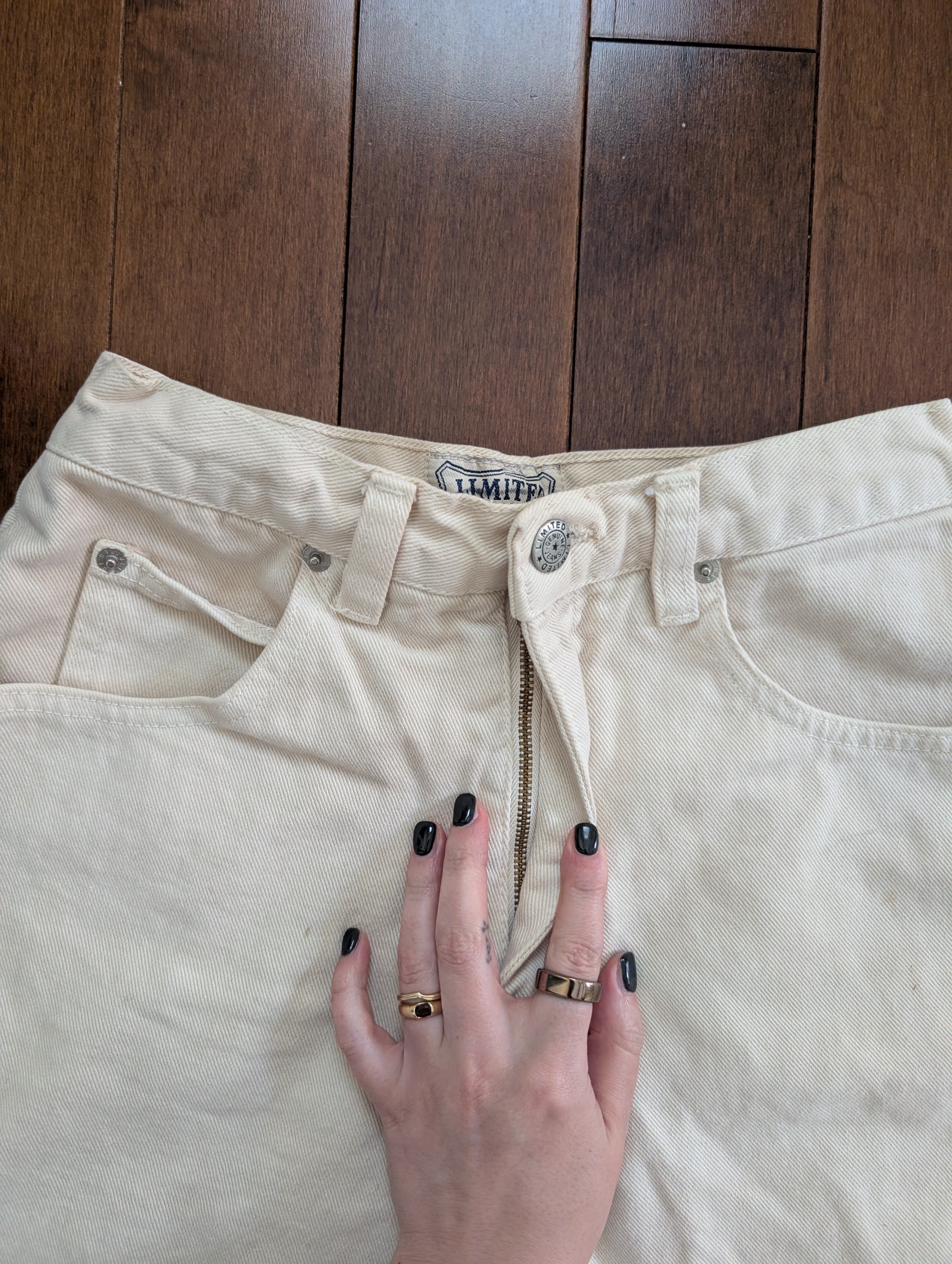 NEUTRAL BEIGE VINTAGE 90s JEAN SHORTS