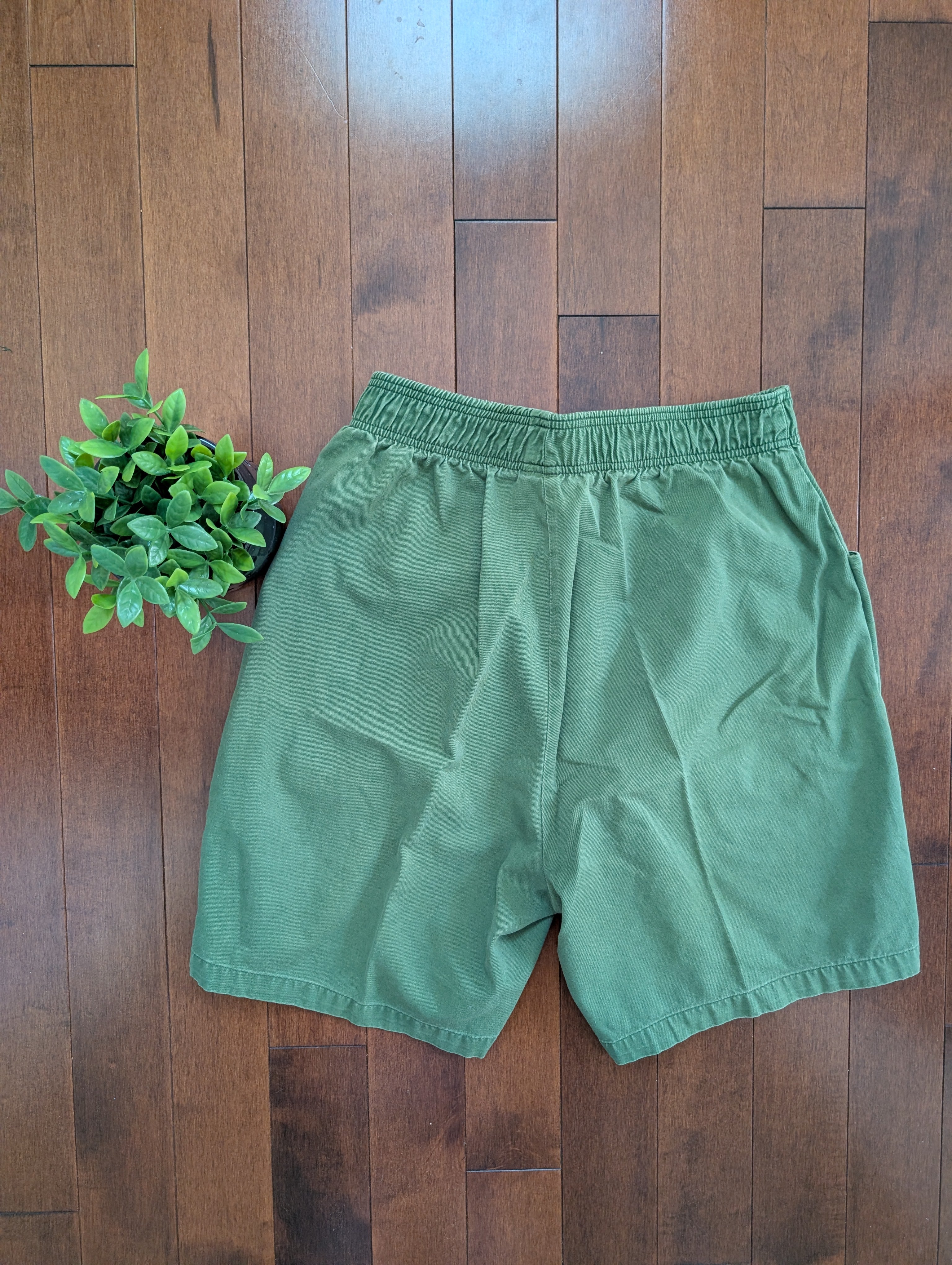 FOREST GREEN 90s VINTAGE CARGO SHORTS