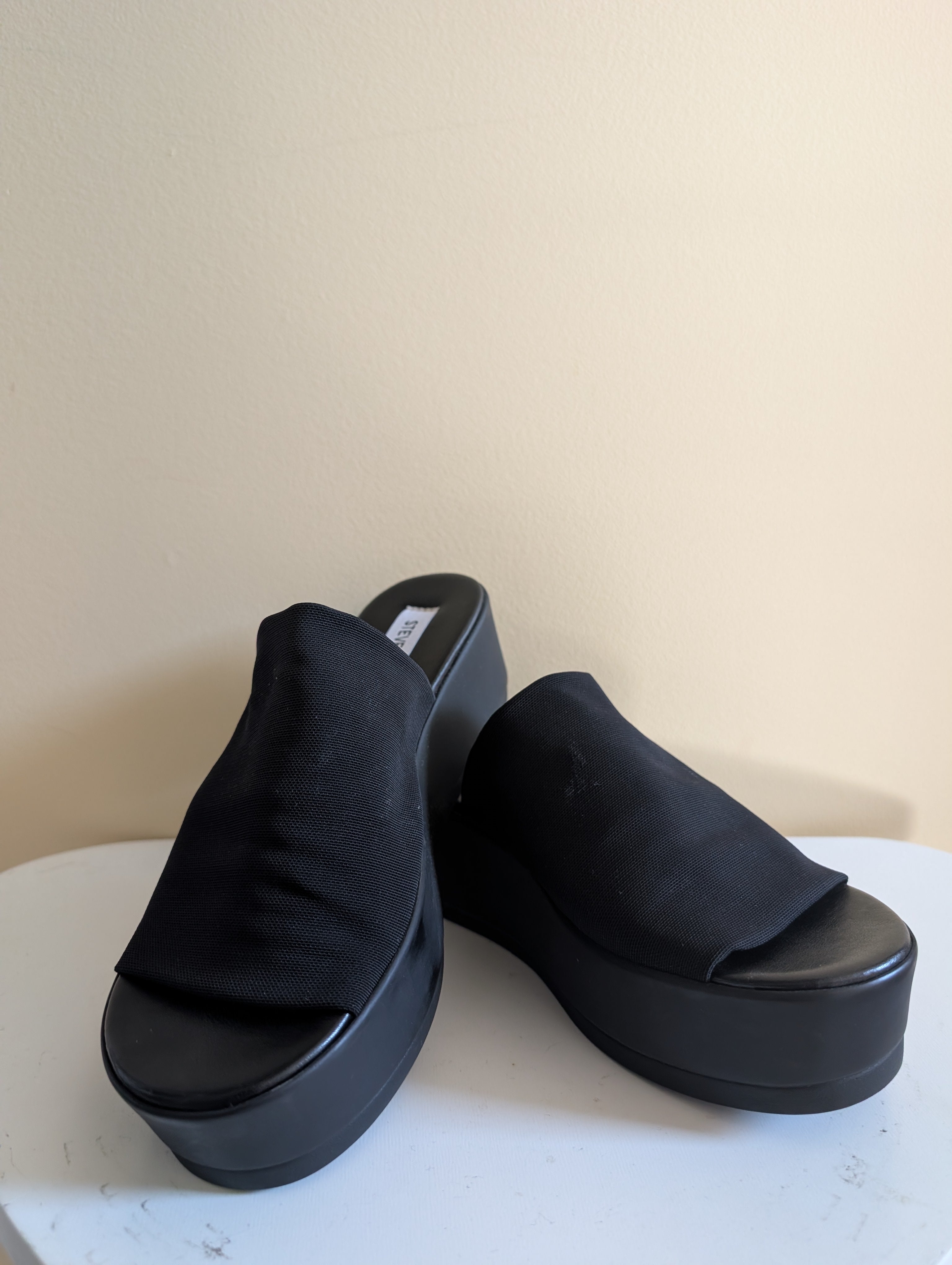 STEVE MADDEN SLINKY CHUNKY Y2K SANDALS