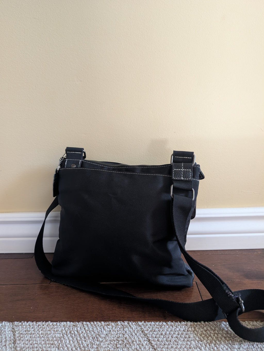 ROOTS 90s LEATHER VINTAGE CROSSBODY BAG