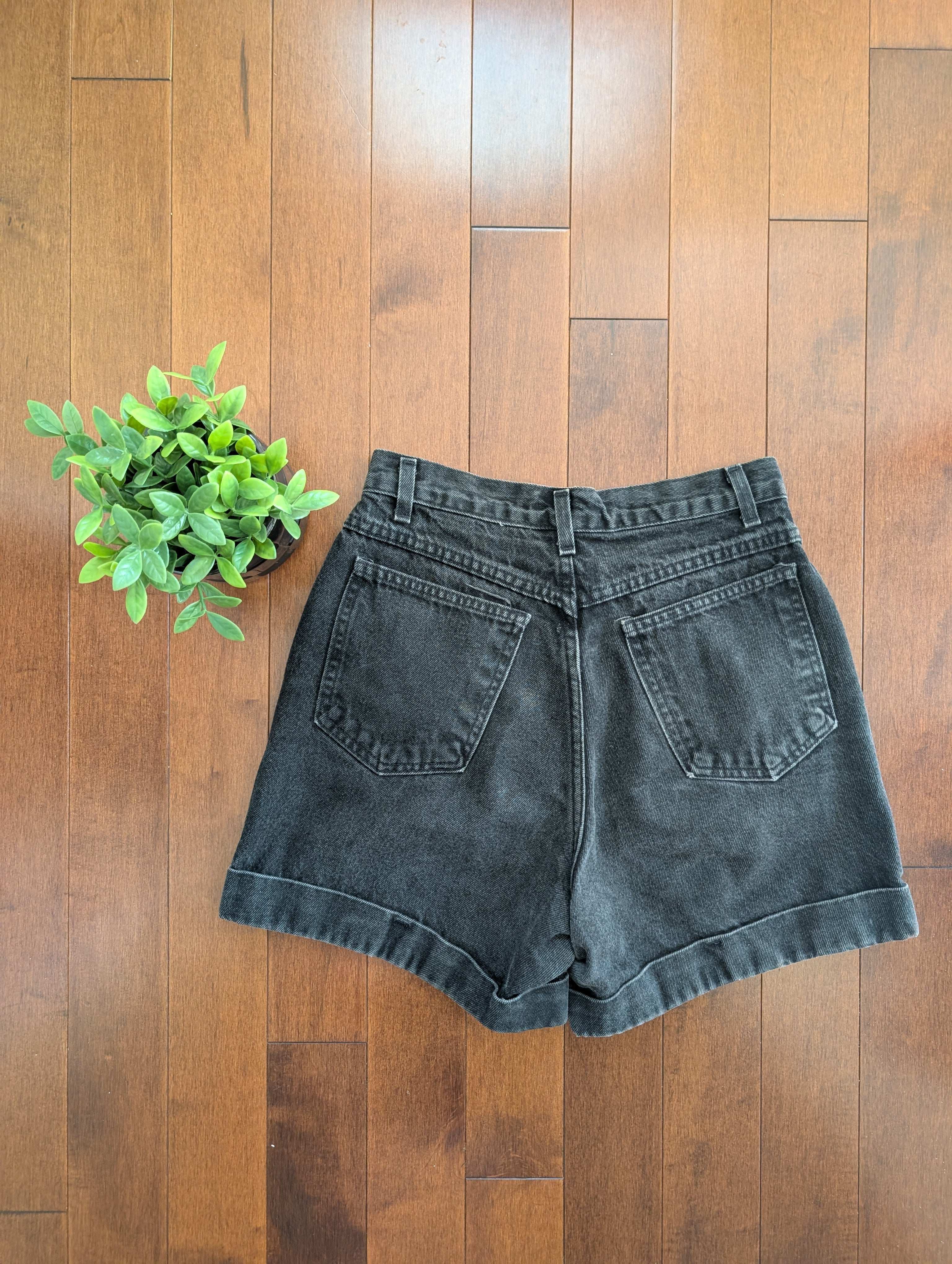 WASHED BLACK 90s VINTAGE JEAN SHORTS