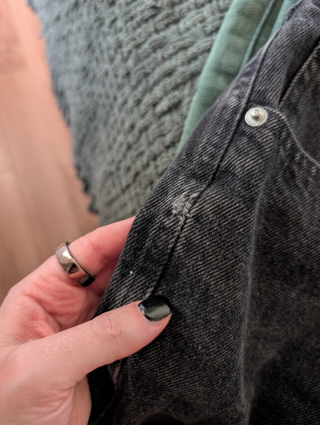 WASHED BLACK 90s VINTAGE JEAN SHORTS