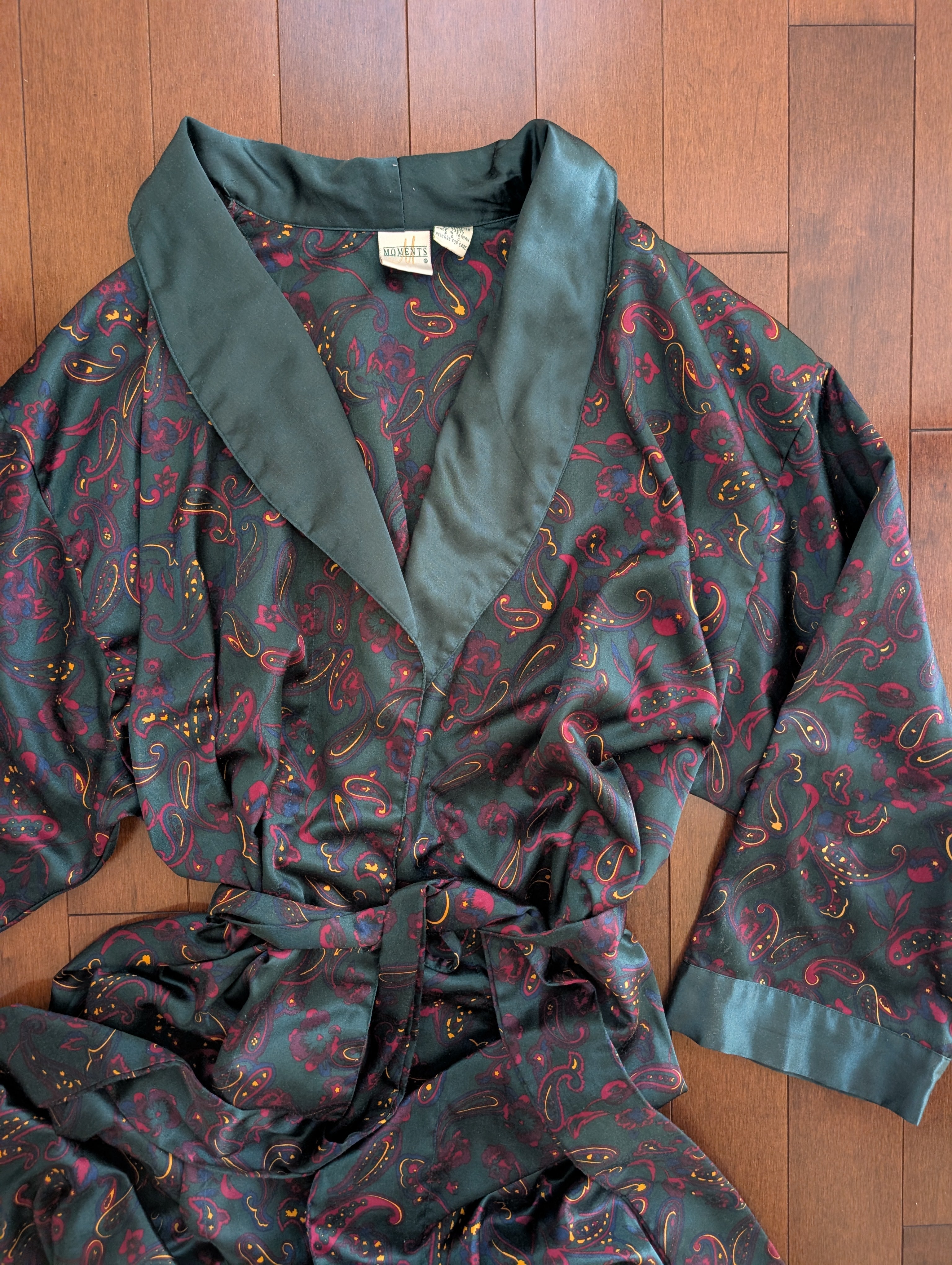 90s DARK PAISLEY VINTAGE SATIN ROBE