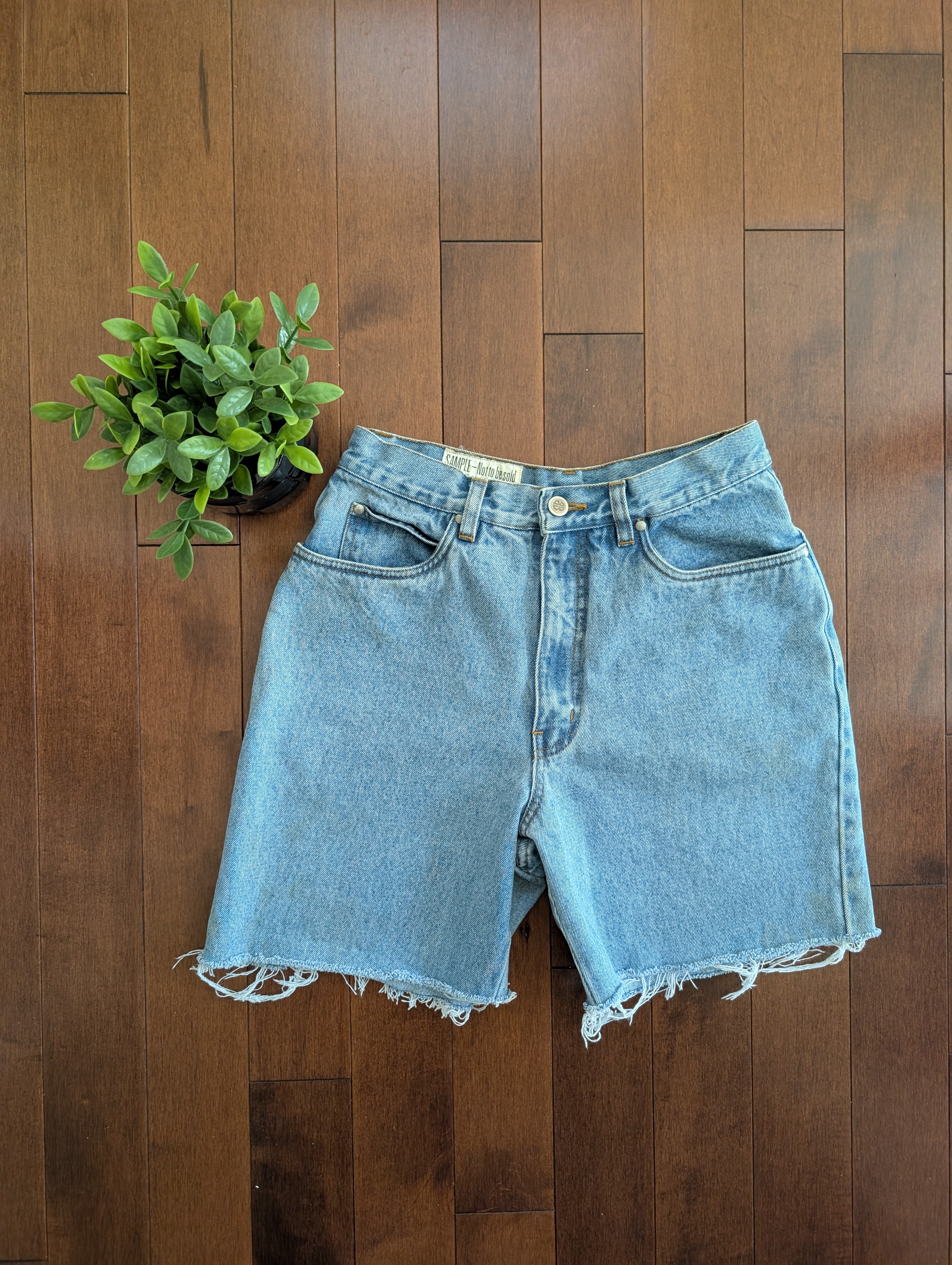 BILL BLASS SAMPLE MADE VINTAGE JEAN SHORTS