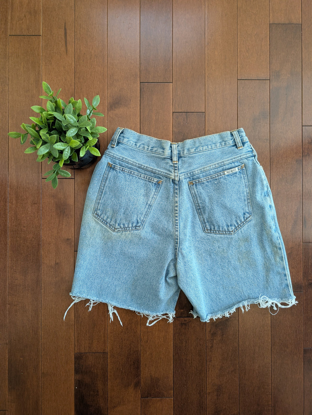 BILL BLASS SAMPLE MADE VINTAGE JEAN SHORTS