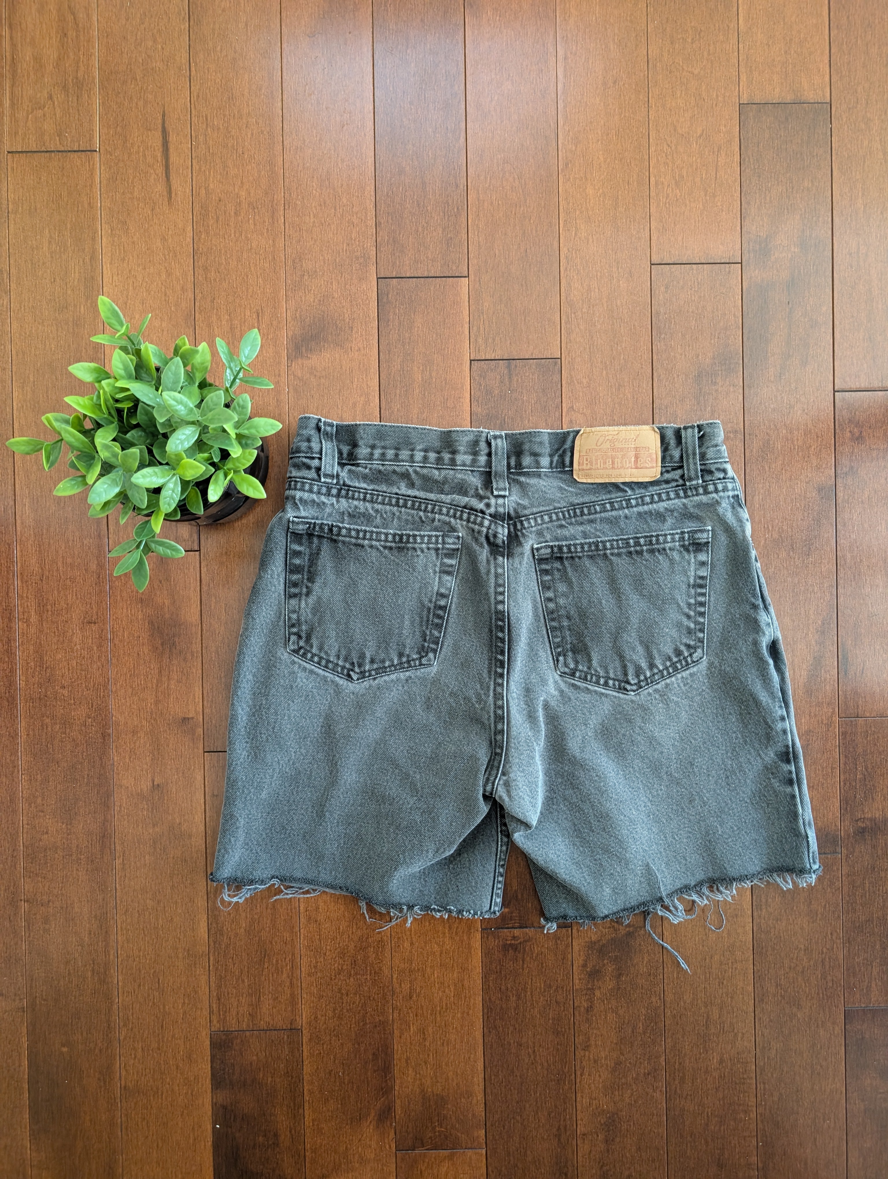 FADED BLACK VINTAGE JEAN SHORTS