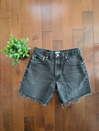 725 FADED BLACK VINTAGE JEAN SHORTS