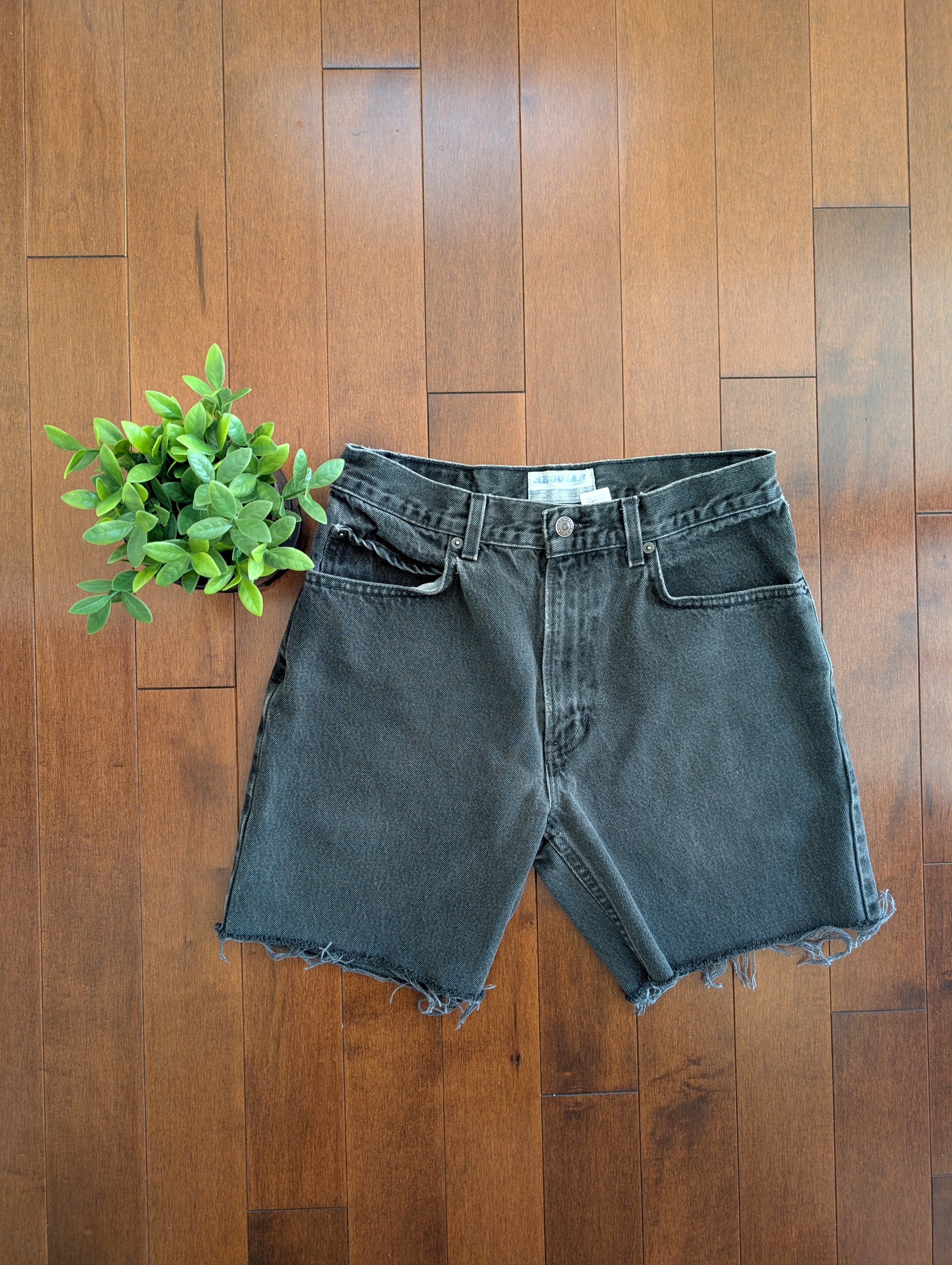 90s BLACK WASHED VINTAGE JEAN SHORTS