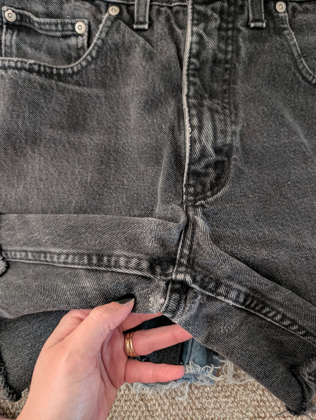 90s BLACK WASHED VINTAGE JEAN SHORTS