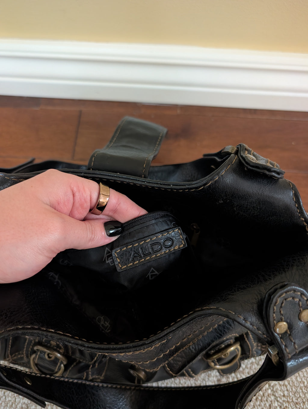 ALDO Y2K VINTAGE BUCKLE DETAIL SHOULDER BAG