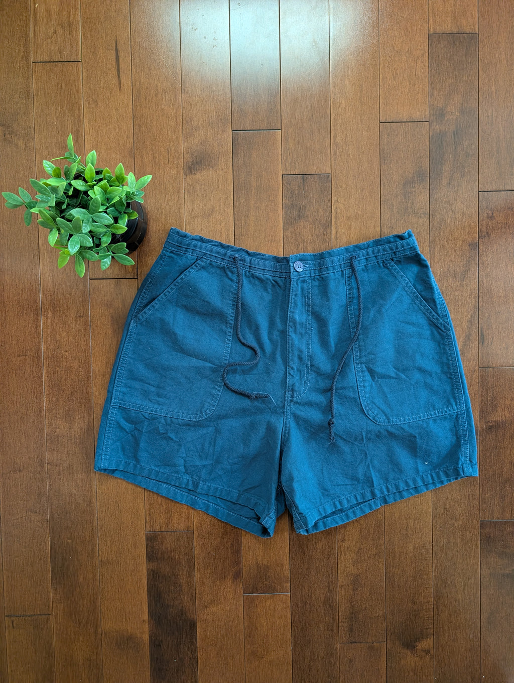 SEA BLUE VINTAGE UTILITY CARGO SHORTS