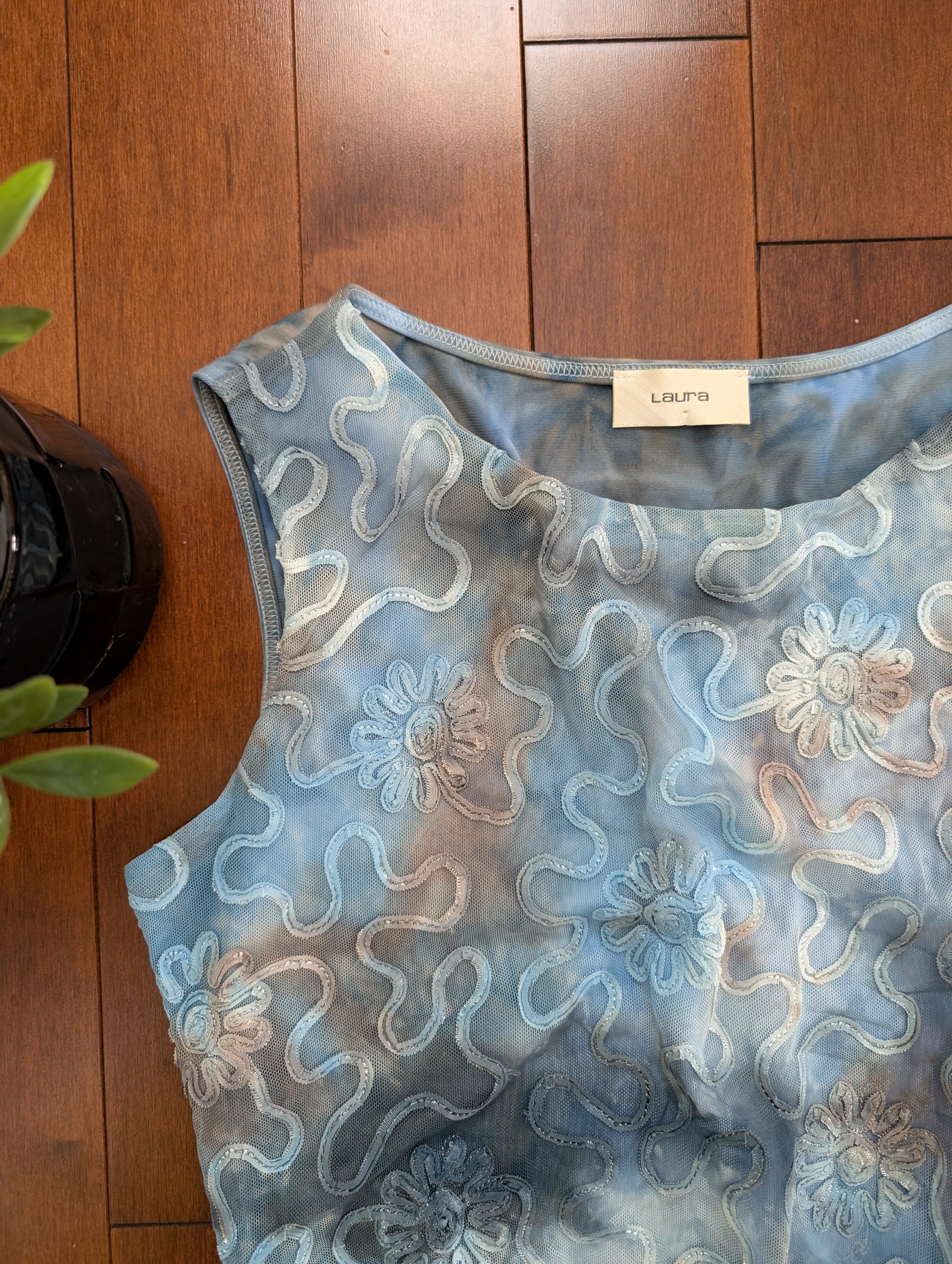 FLORAL DETAIL Y2K VINTAGE TANK TOP