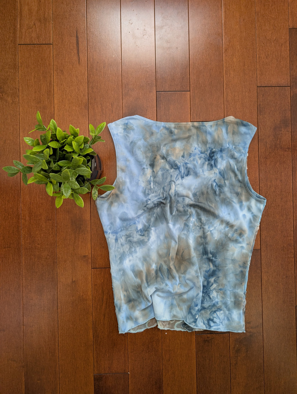 FLORAL DETAIL Y2K VINTAGE TANK TOP