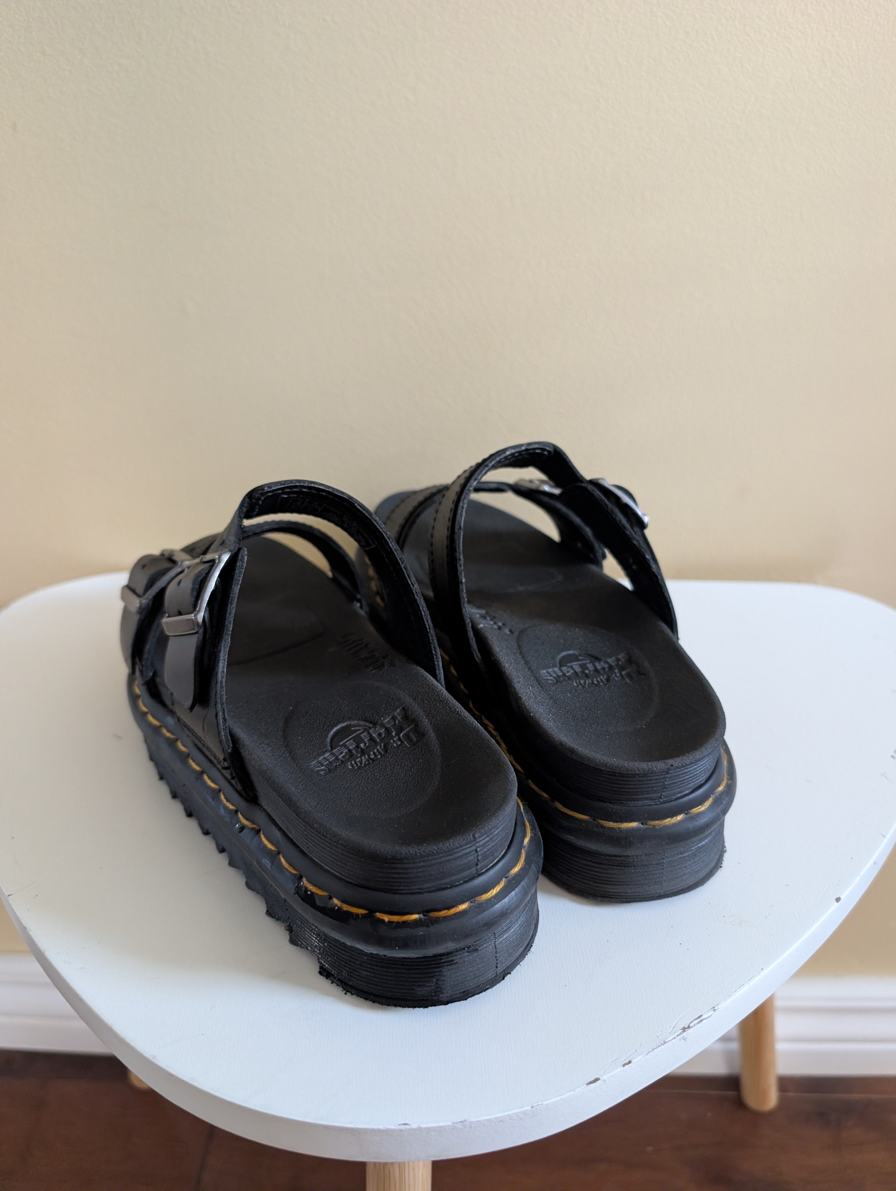 DR MARTENS MYLES SLIDE SANDALS