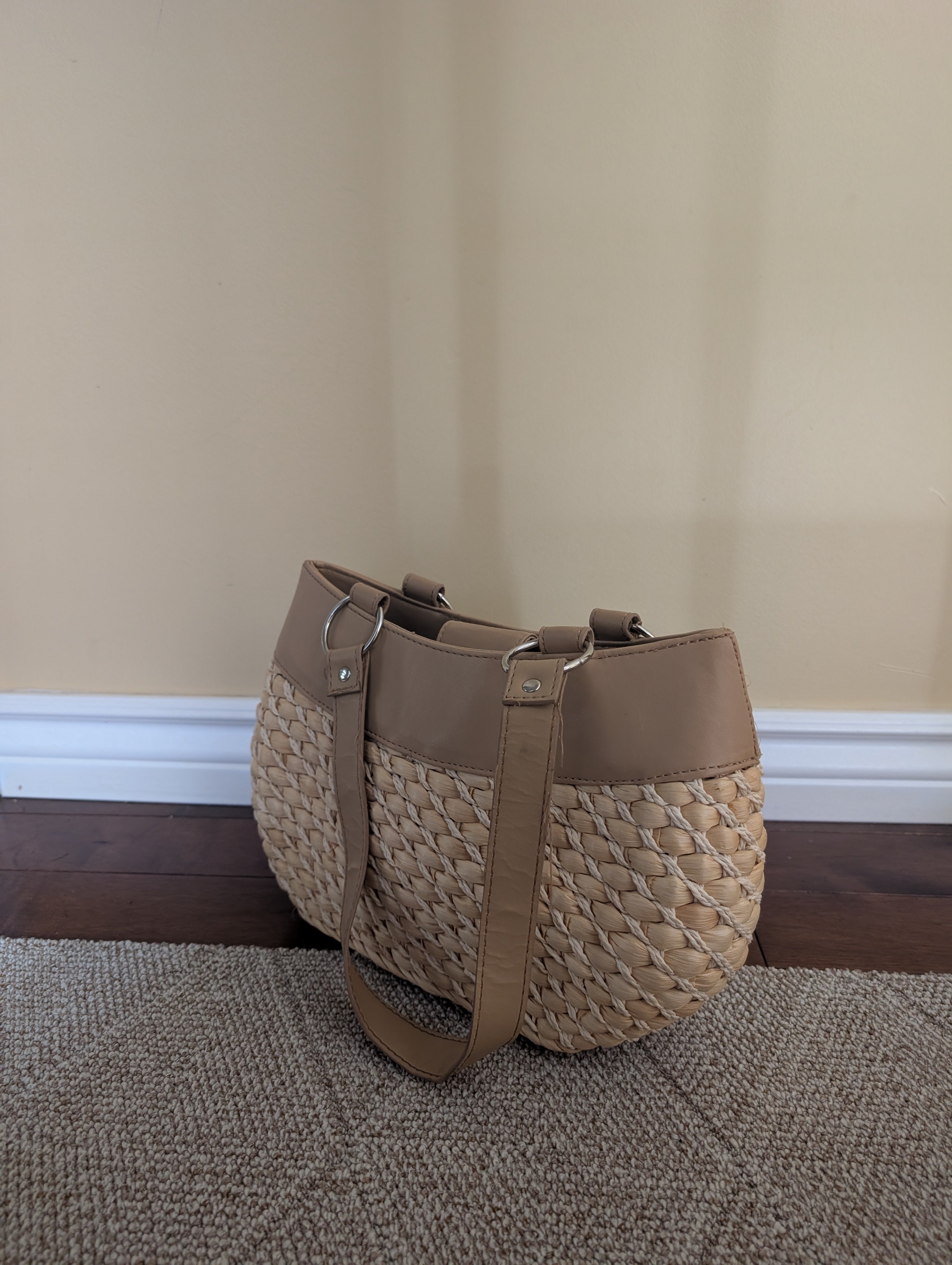 BEACHY WICKER VINTAGE Y2K SHOULDER BAG