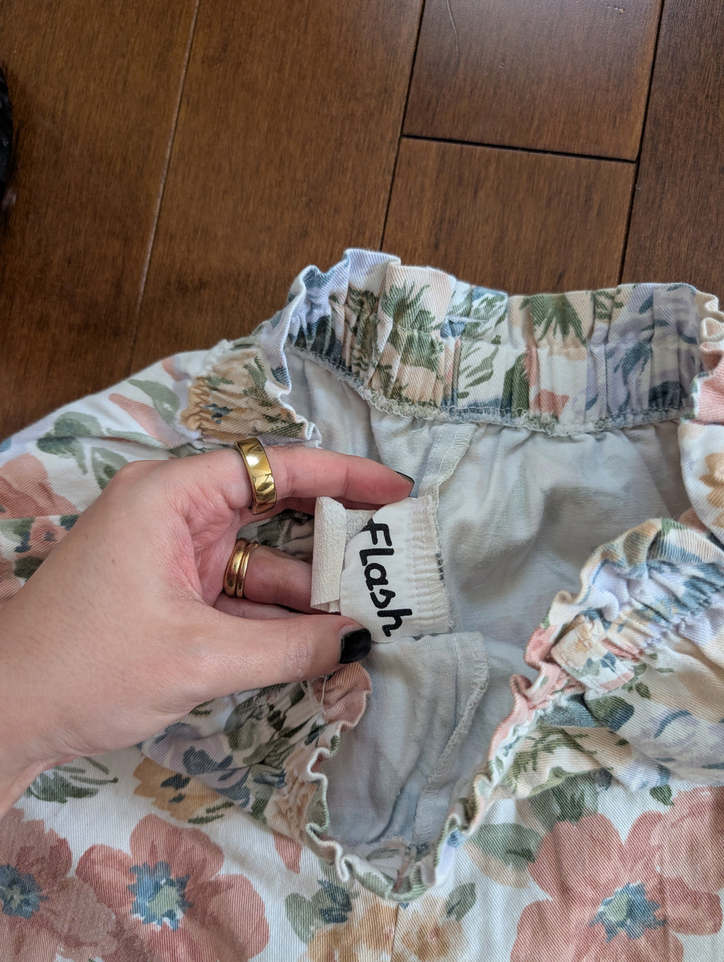 PASTEL FLORAL VINTAGE 90s TROUSER SHORTS