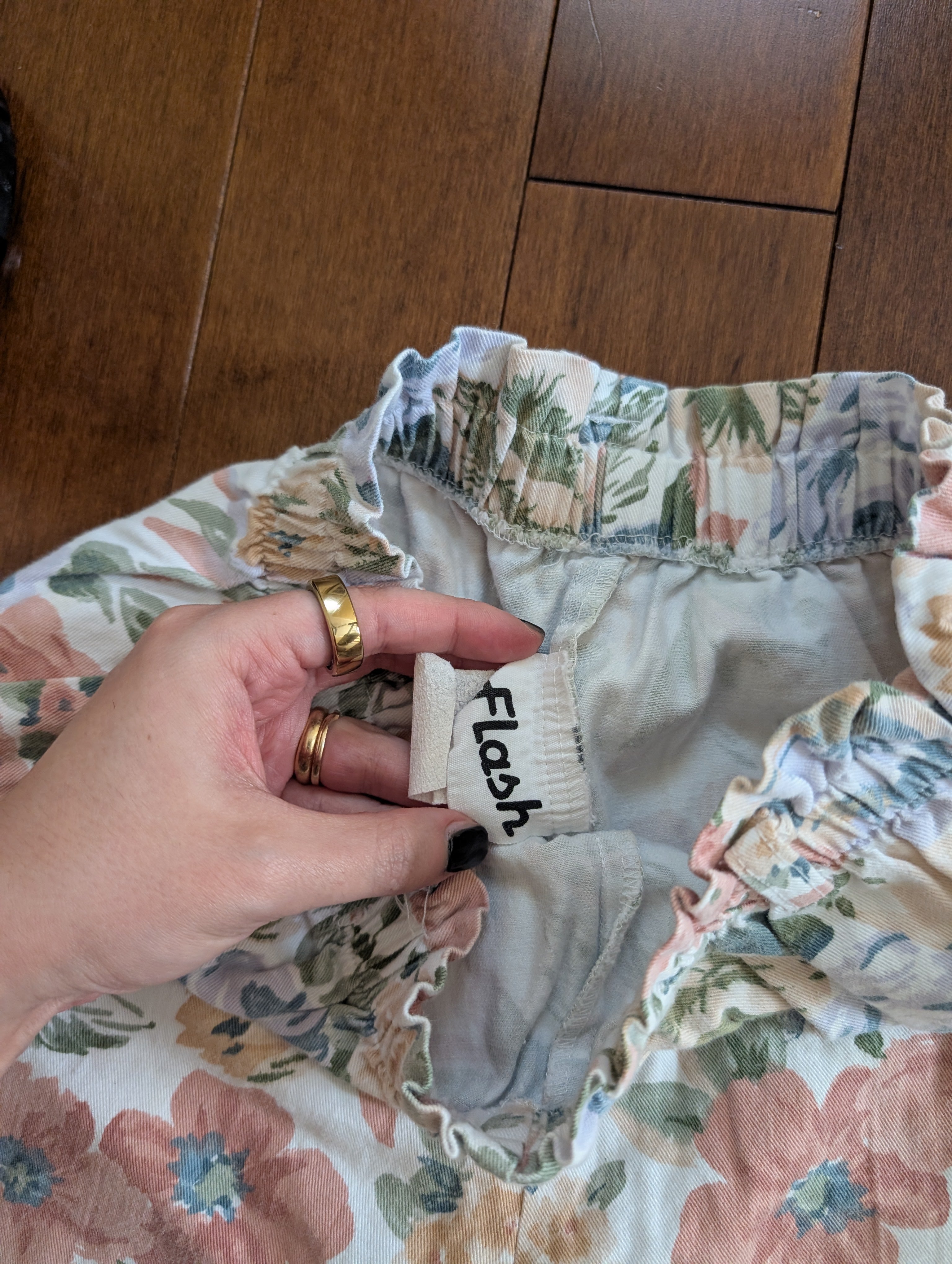 PASTEL FLORAL VINTAGE 90s TROUSER SHORTS